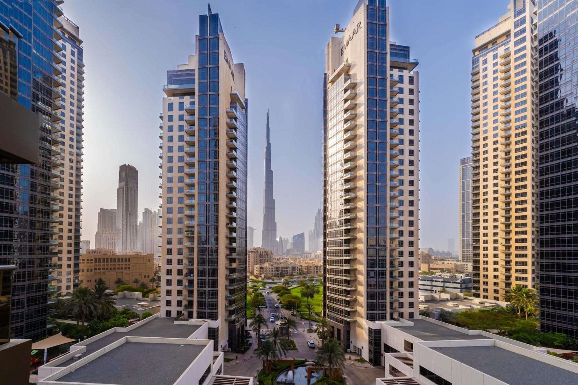 Apartemen Cozy With Burj Khalifa Views Dubai