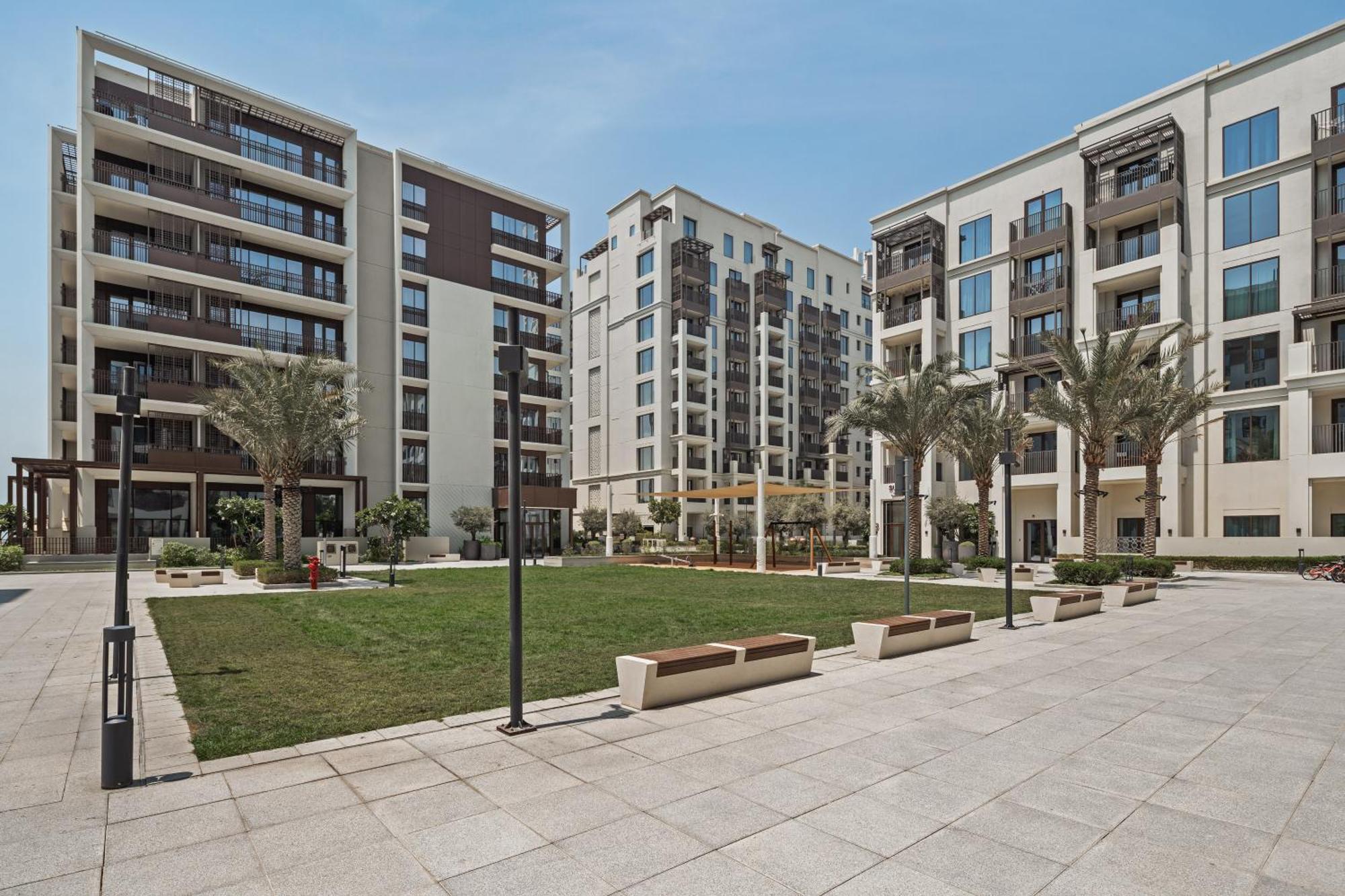Skyline Vista 3-bedroom Haven With Lagoon Retreat