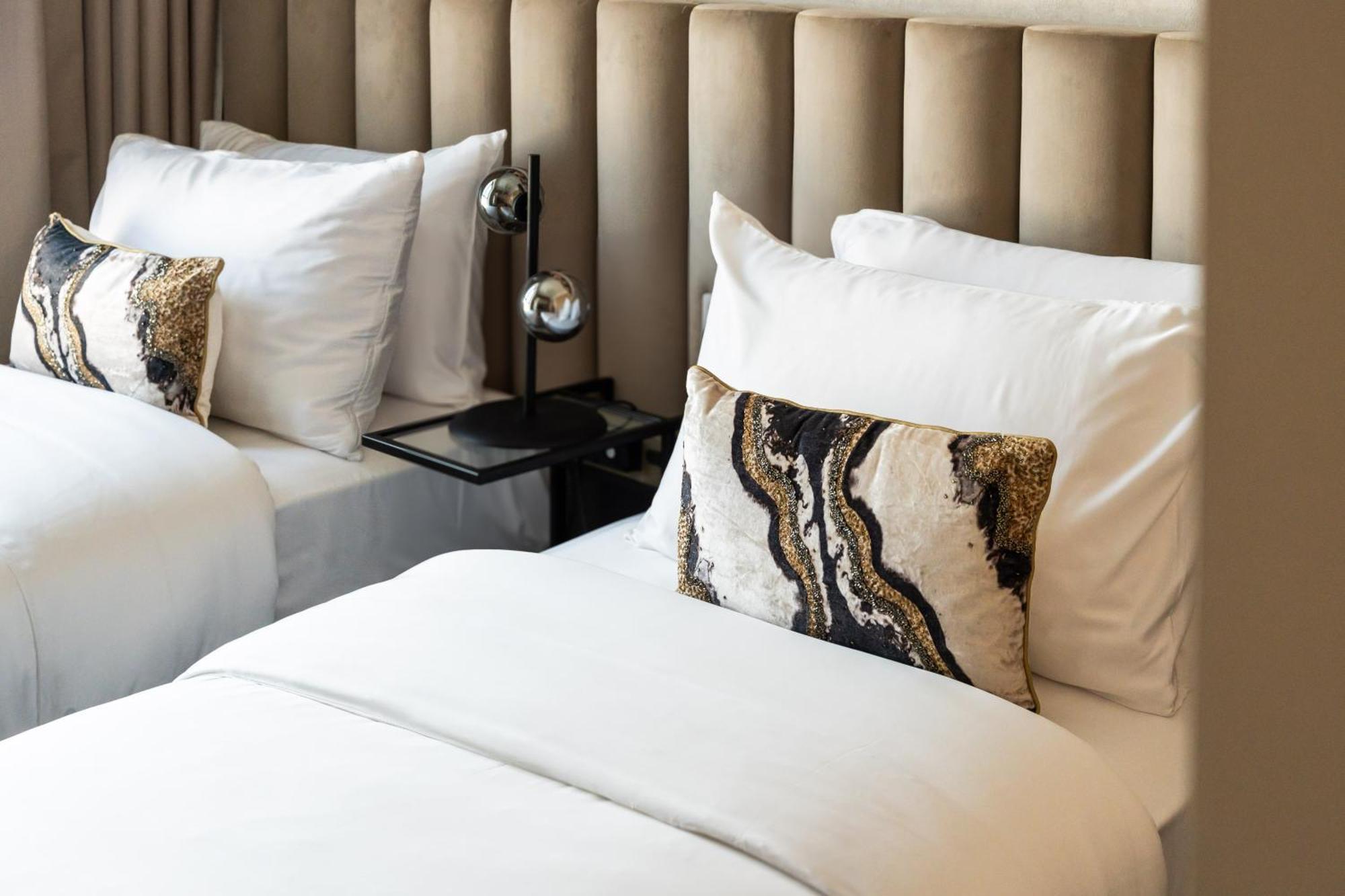 Skyline Vista 3-bedroom Haven With Lagoon Retreat Apartament Dubai