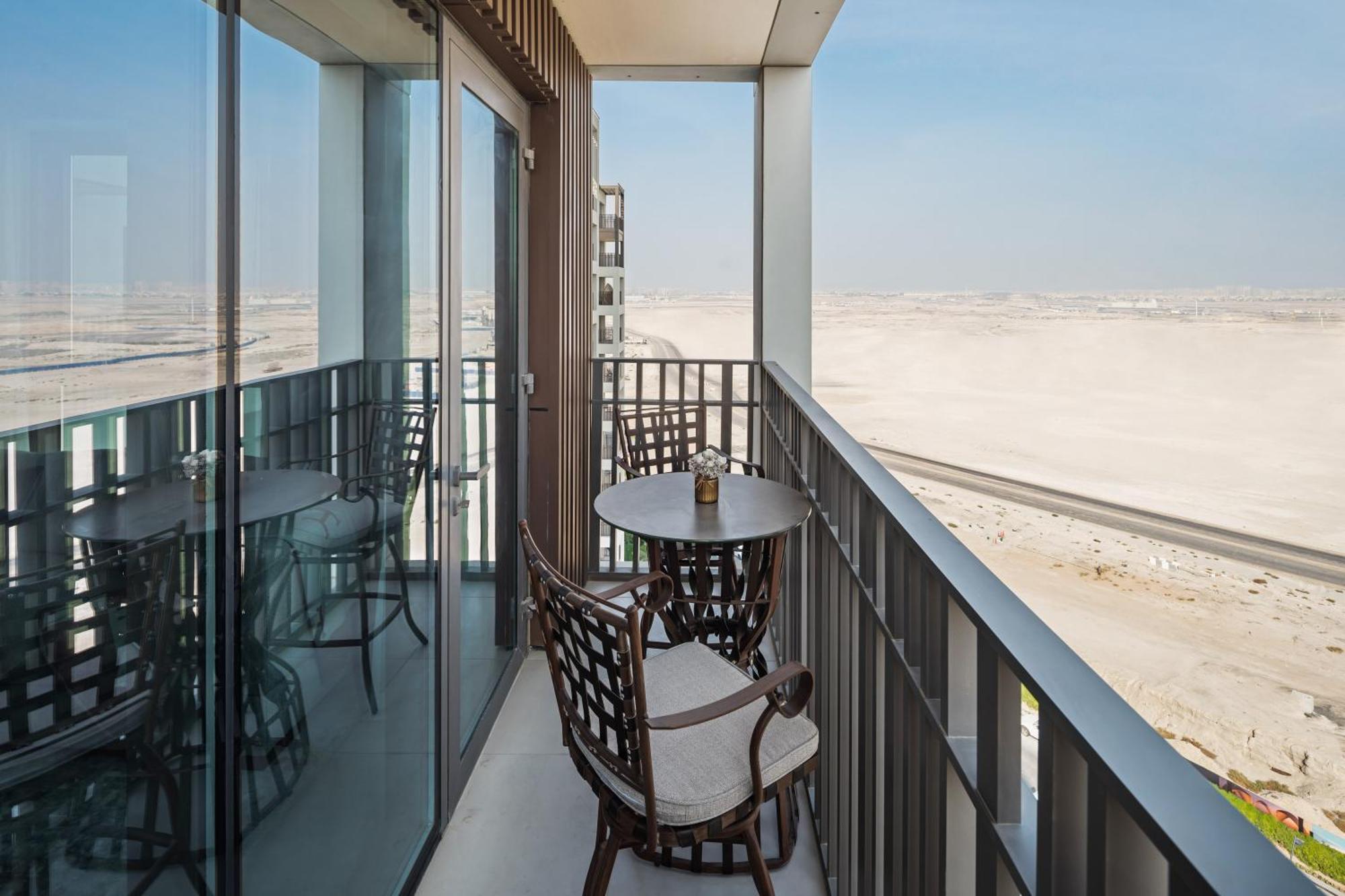 Skyline Vista 3-bedroom Haven With Lagoon Retreat * Dubai