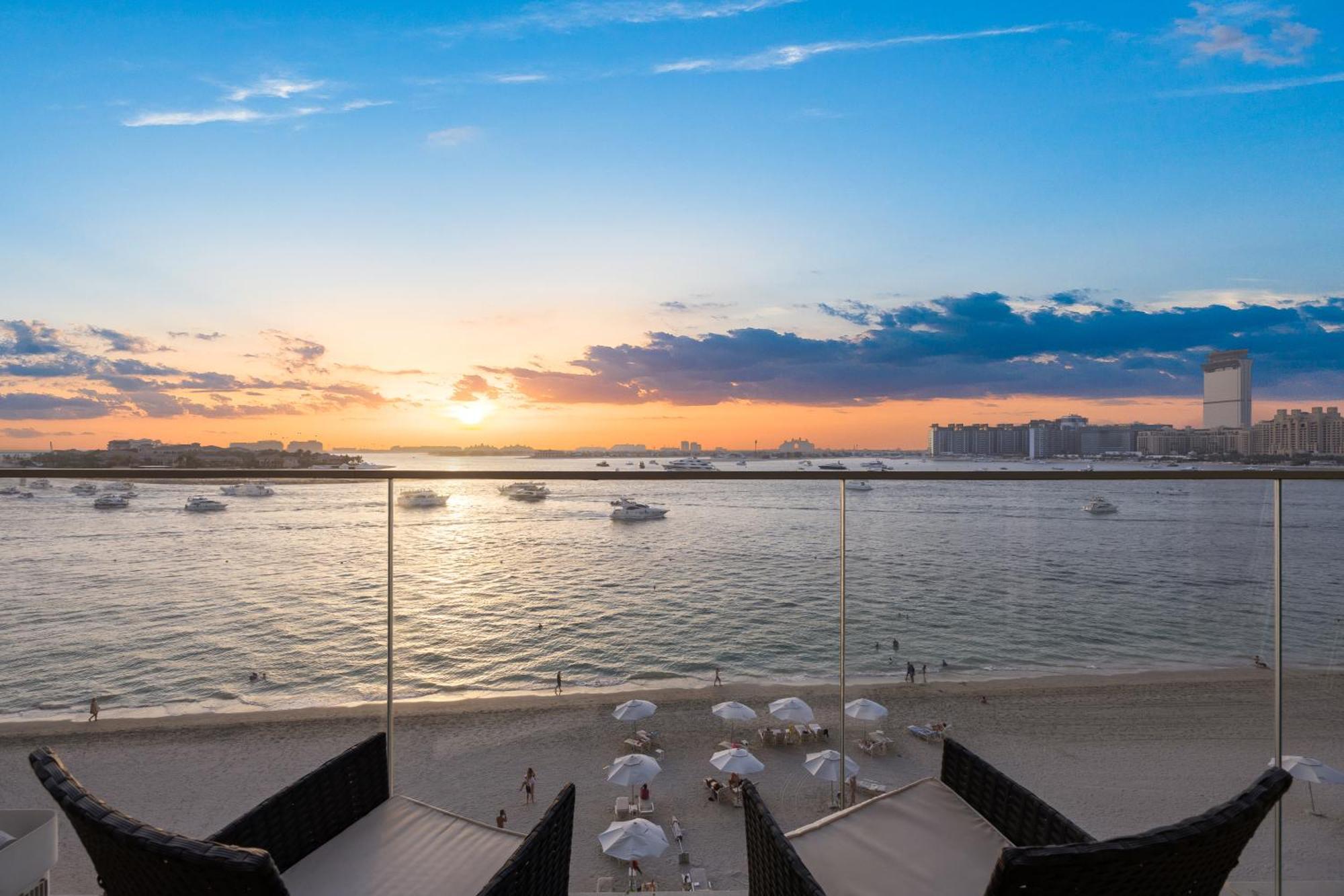 Your Luxury Beachfront Living Apartament *