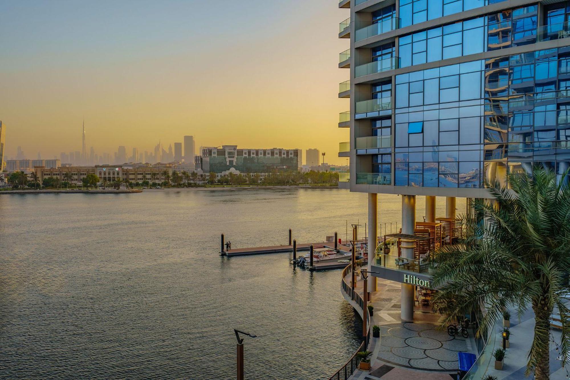 Hilton Creek & Residences 5* Dubái