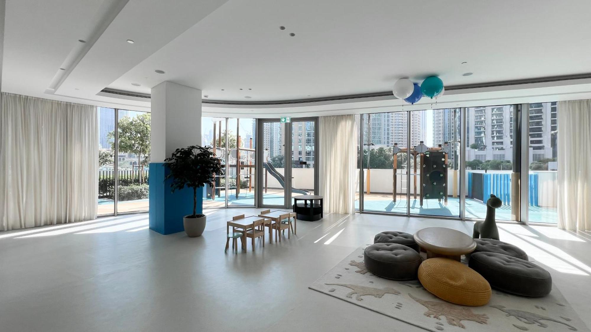 Burj View Luxury 2br In Downtown Apartemen Dubai