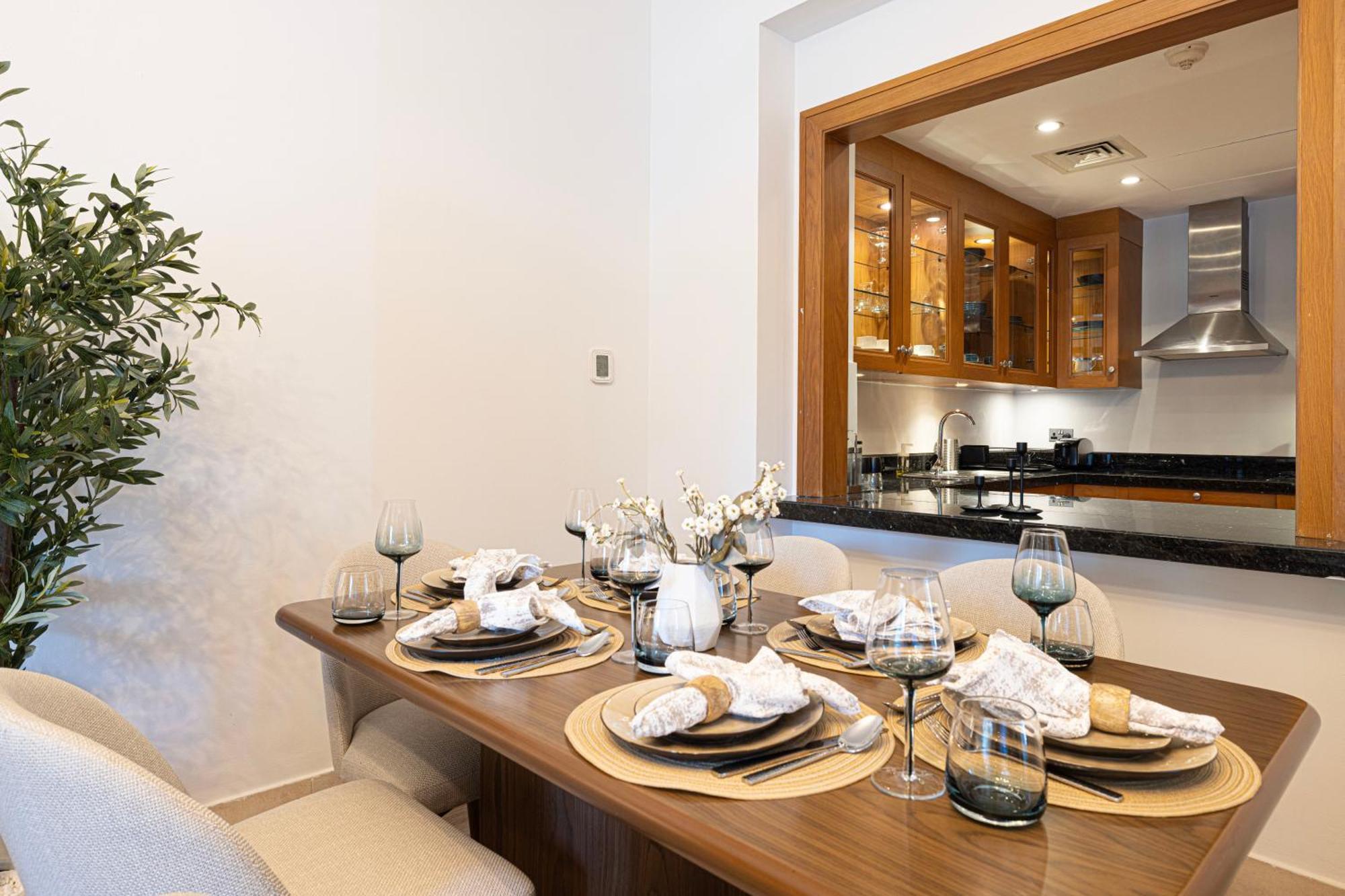 Lägenhet Luxury 2br In Downtown Burj Khalifa View Walk To Mall By Aya Boutique *