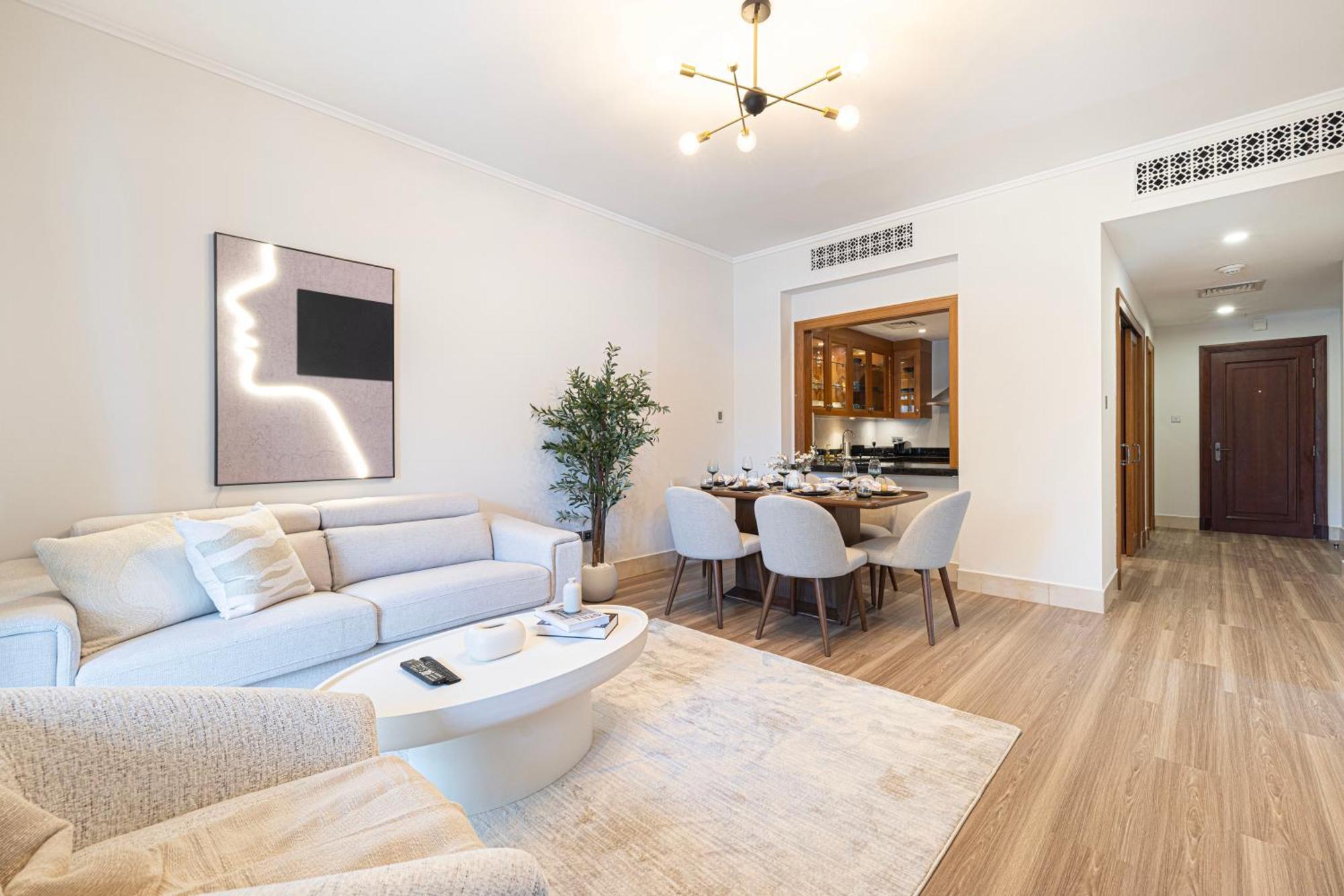 Luxury 2br In Downtown Burj Khalifa View Walk To Mall By Aya Boutique *