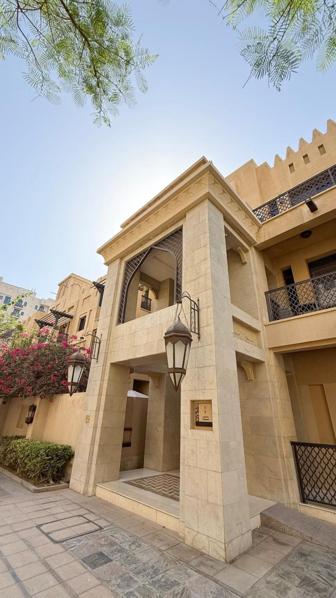 Luxury 2br In Downtown Burj Khalifa View Walk To Mall By Aya Boutique