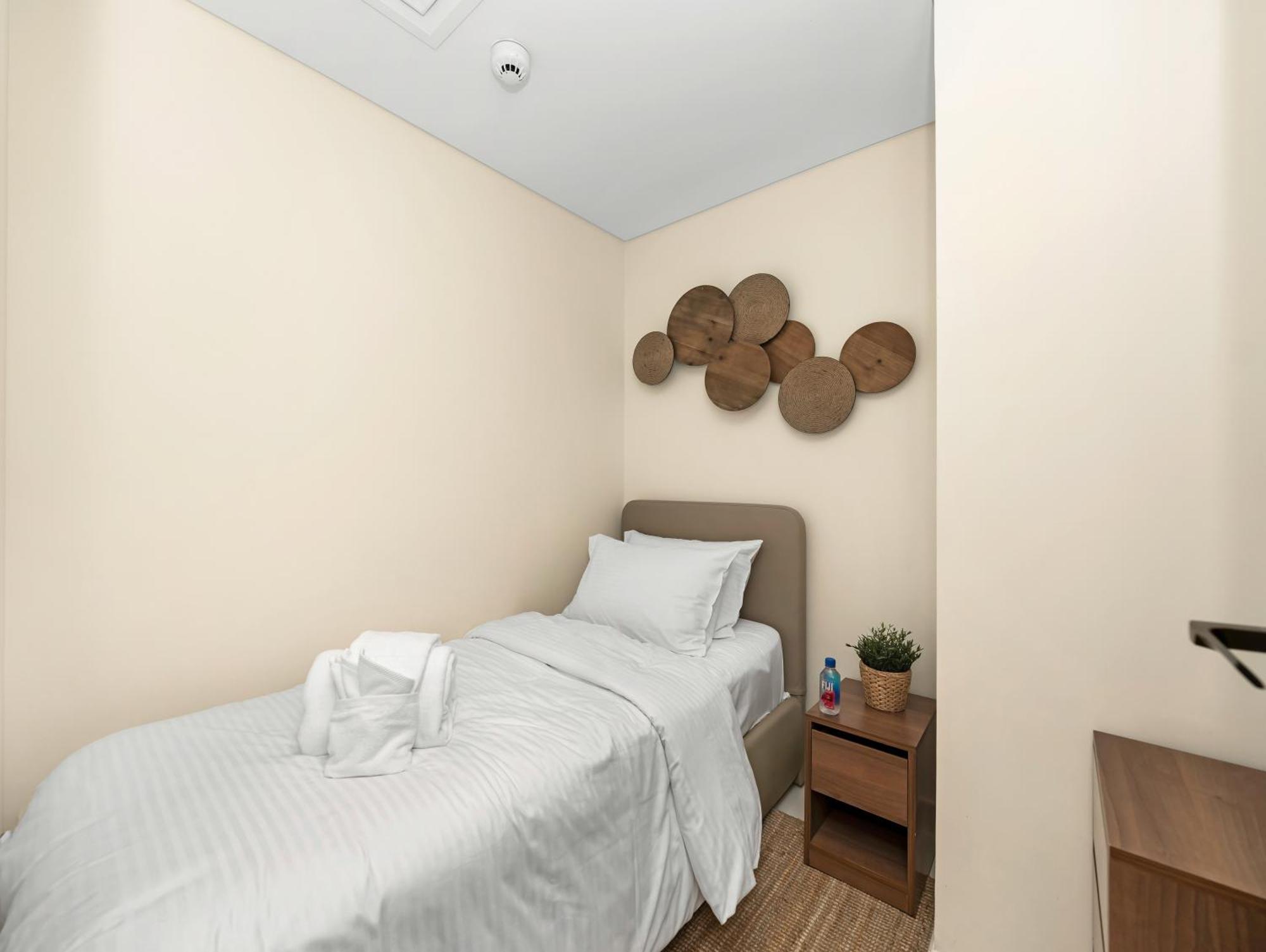 Lux 4 Bed With Views Overlooking Private Apartment Dubai
