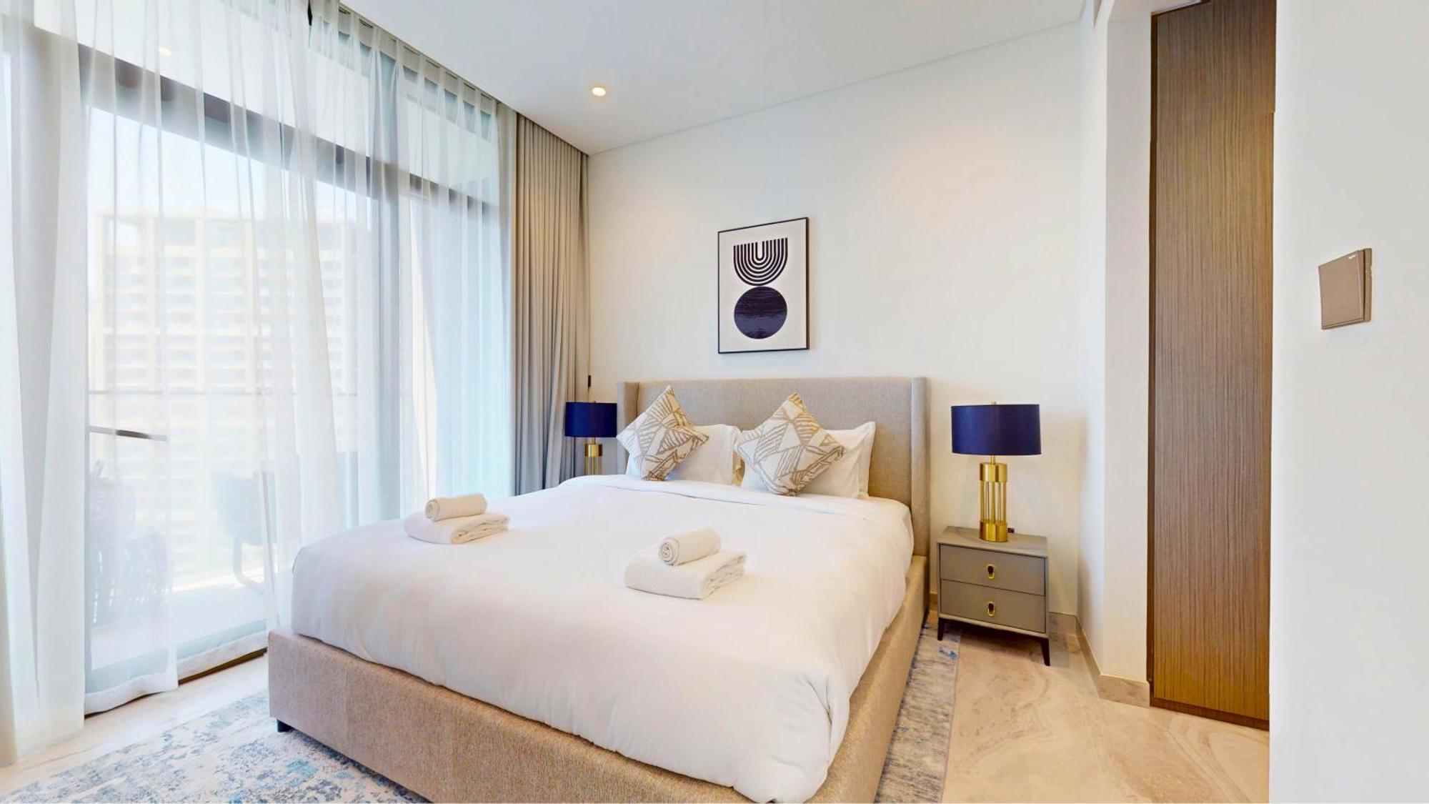 Apartamento Stylish 1-bedroom In Business Bay - Furnished - Canal & Burj Khalifa Views Dubái