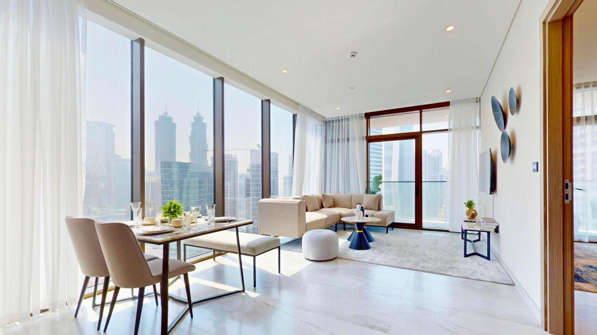 Stylish 1-bedroom In Business Bay - Furnished - Canal & Burj Khalifa Views Dubái