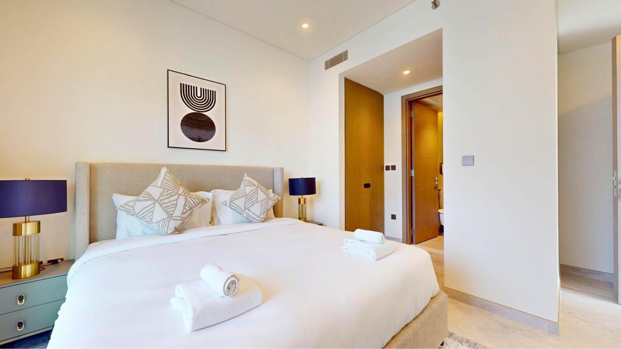 Stylish 1-bedroom In Business Bay - Furnished - Canal & Burj Khalifa Views Apartamento *