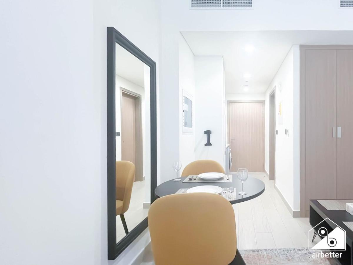Appartement Urban Charm With Balcony In Azizi Riviera Dubaï