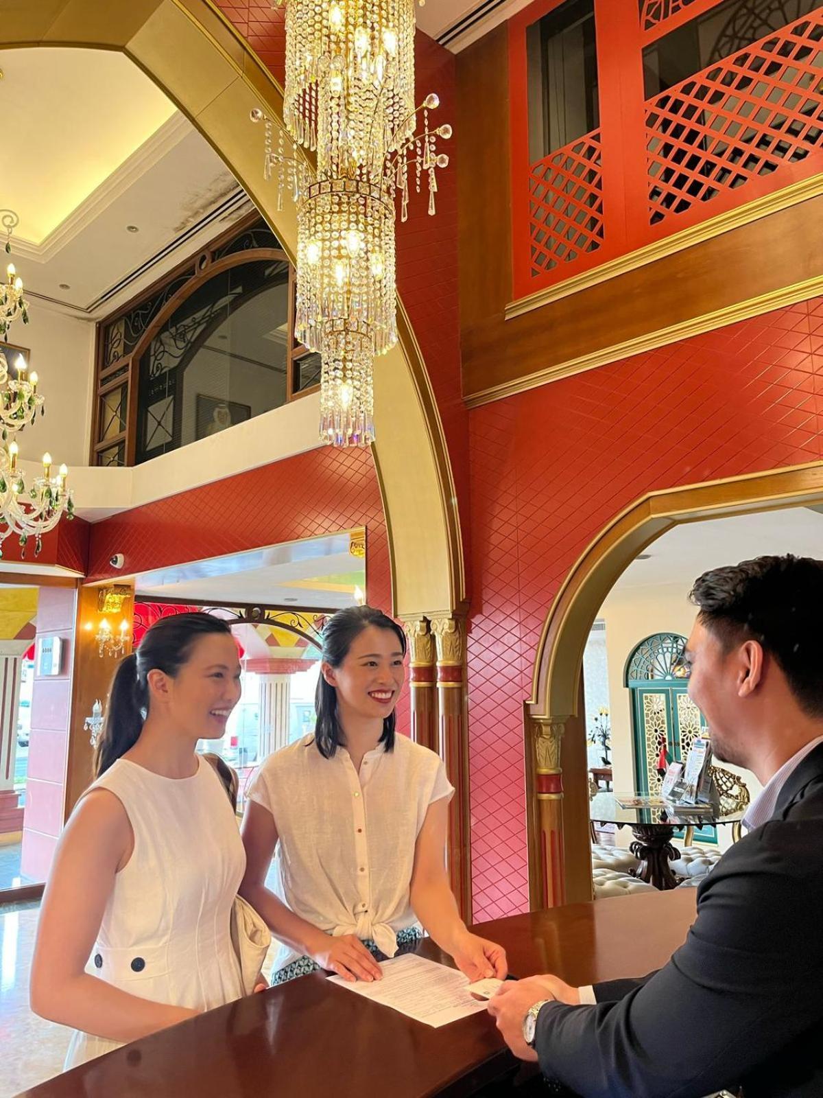 Riviera Hotell