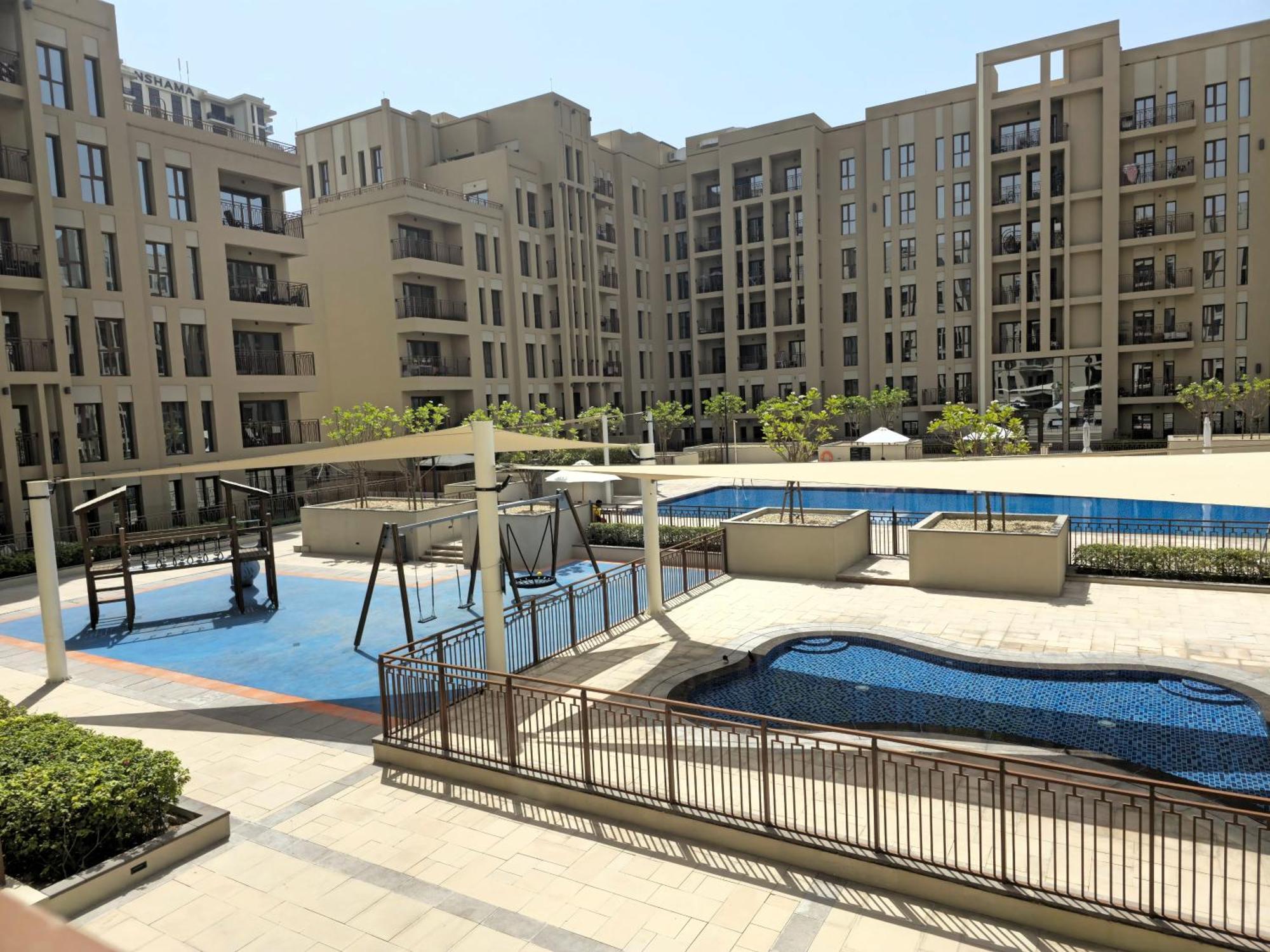 Bareez Bliss Retreat Elegant 2br With Balcony, Pool & Park View Apartemen