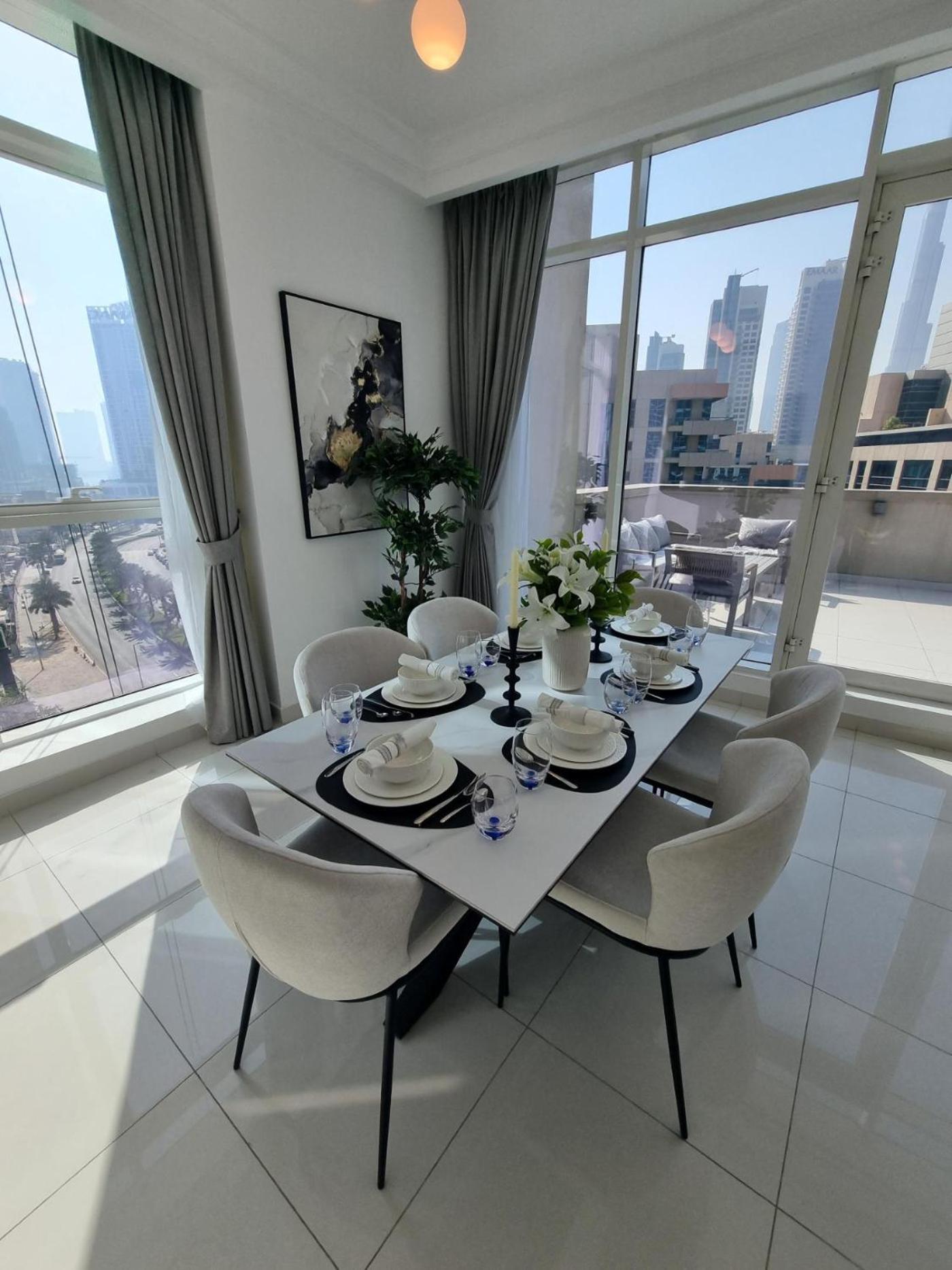 Majestic Tower * Dubai