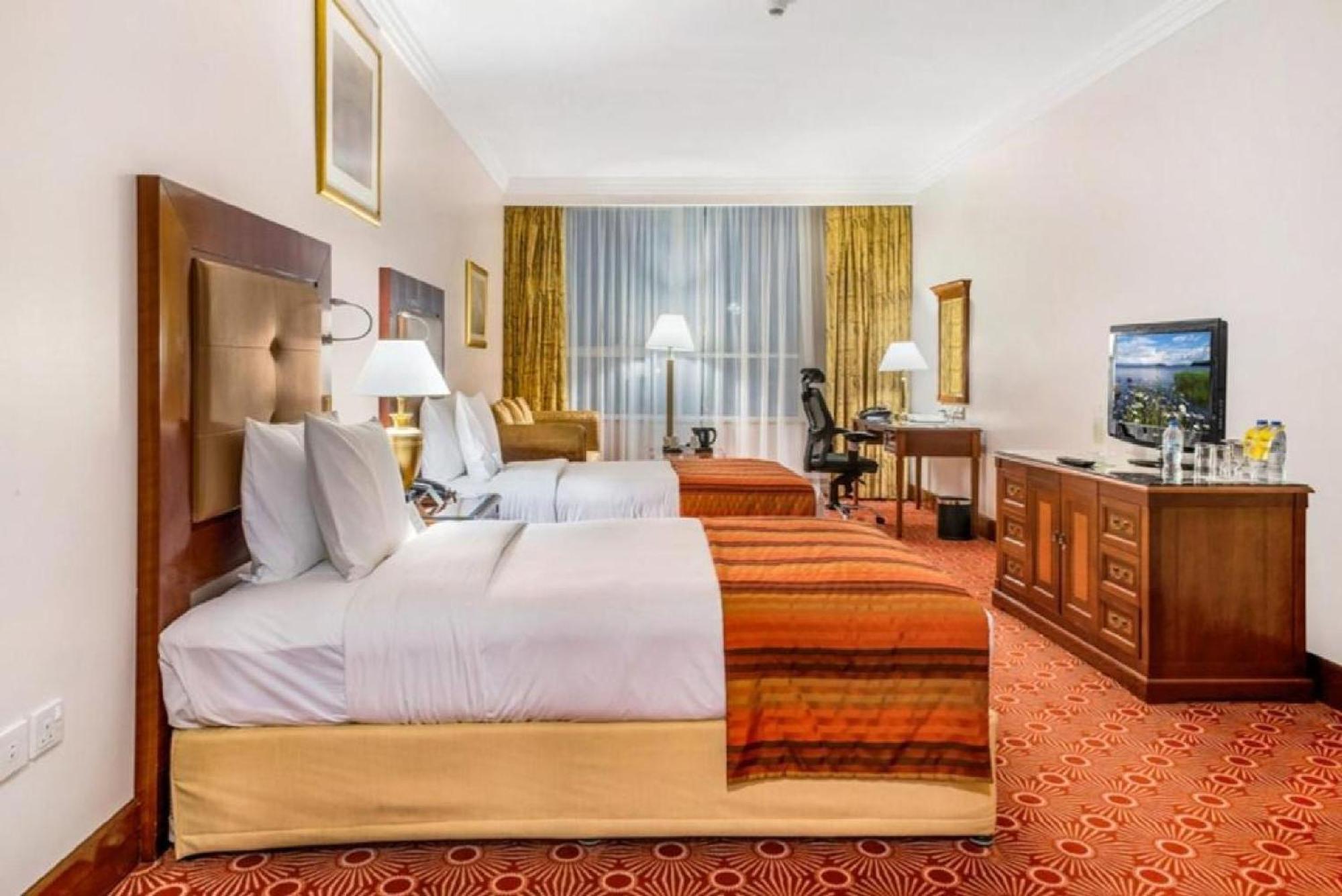 Hotell Dancenter Luxury International 4*