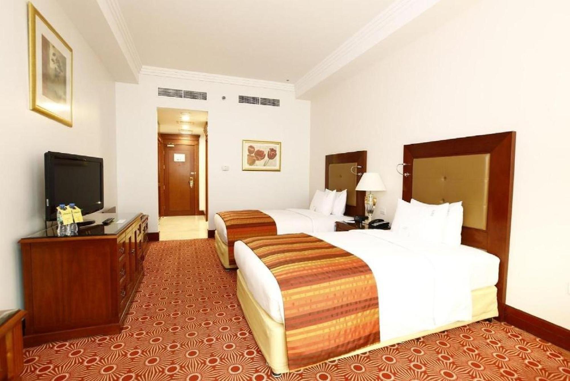 Hotell Dancenter Luxury International