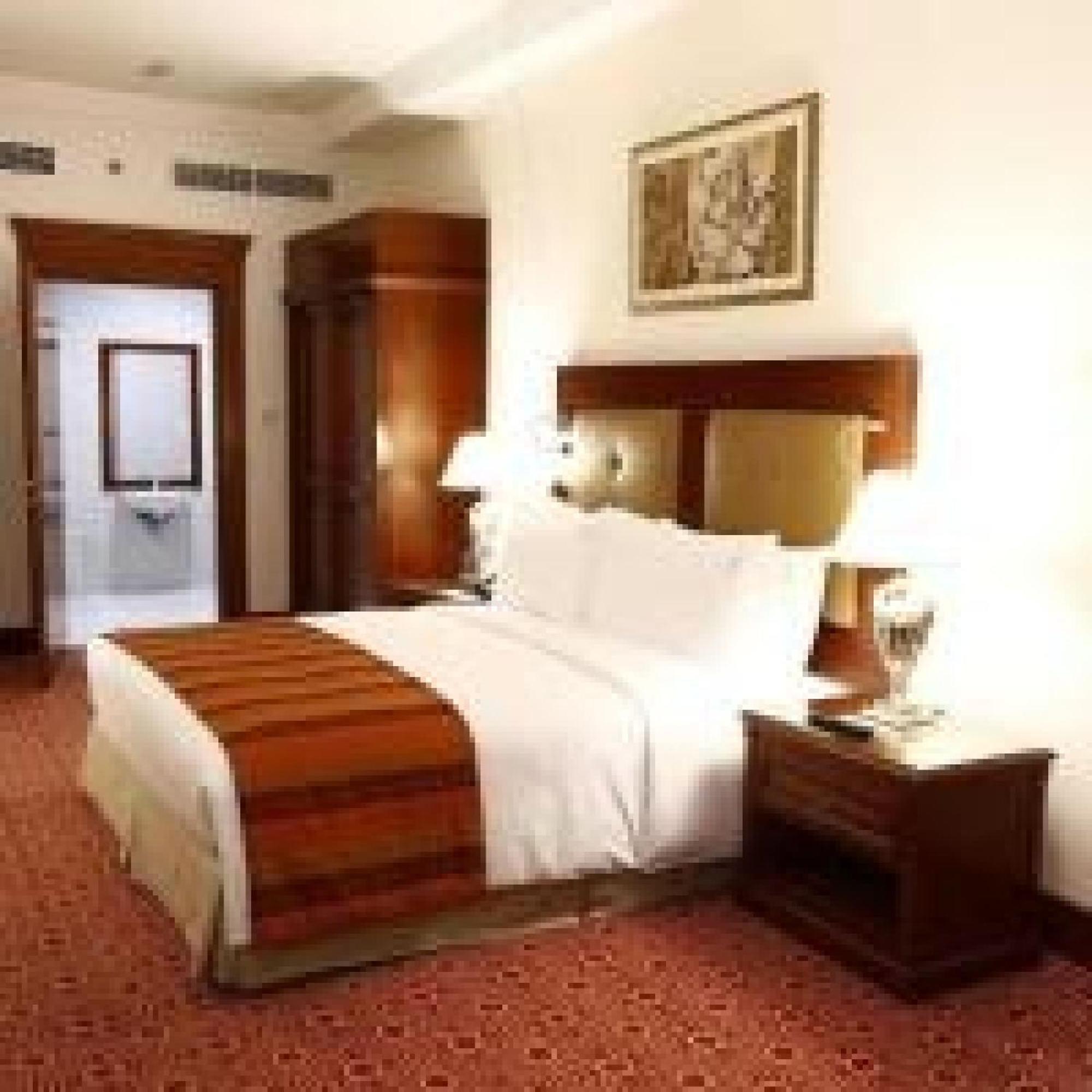 Hotel Dancenter Luxury International 4*