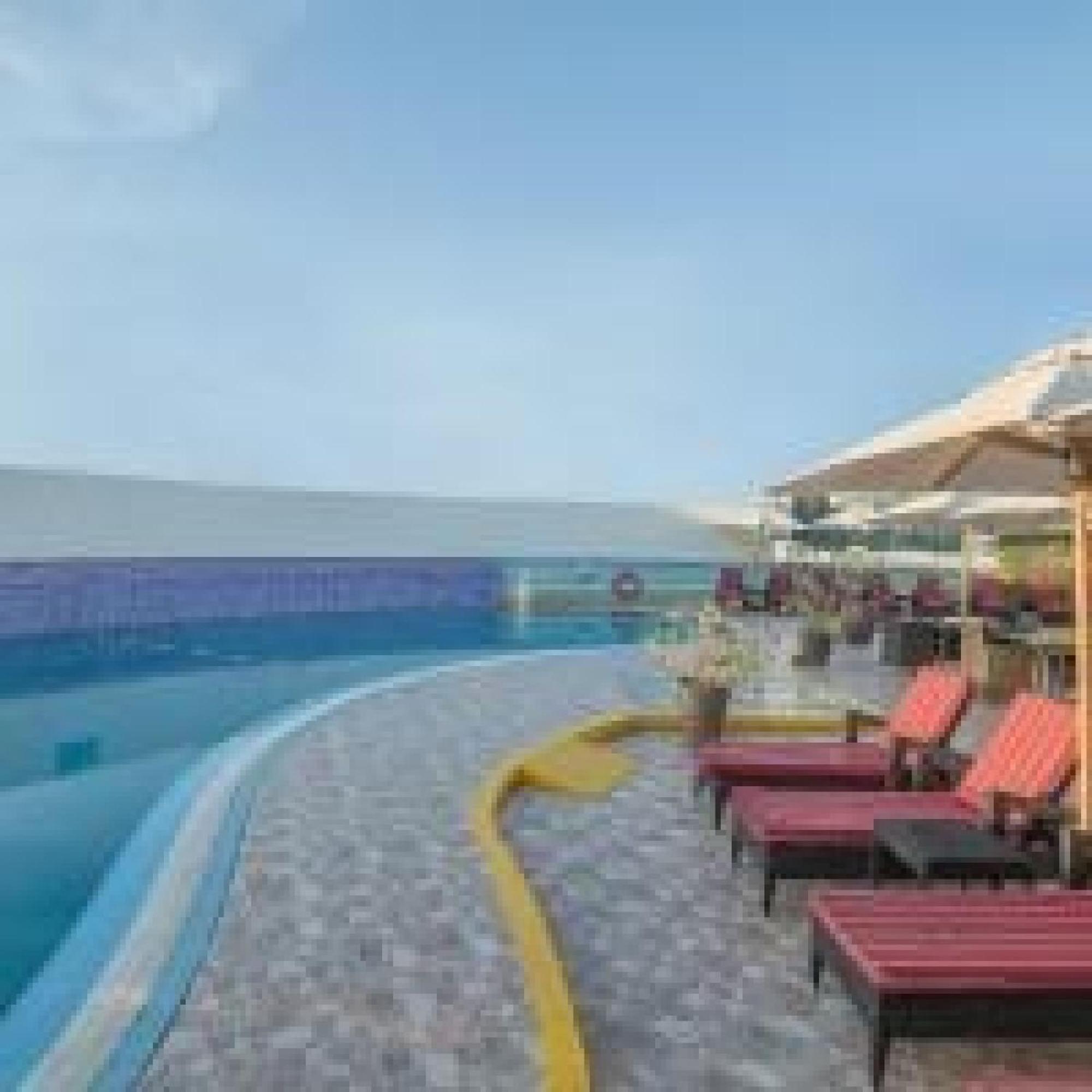 Dancenter Luxury International Hotell