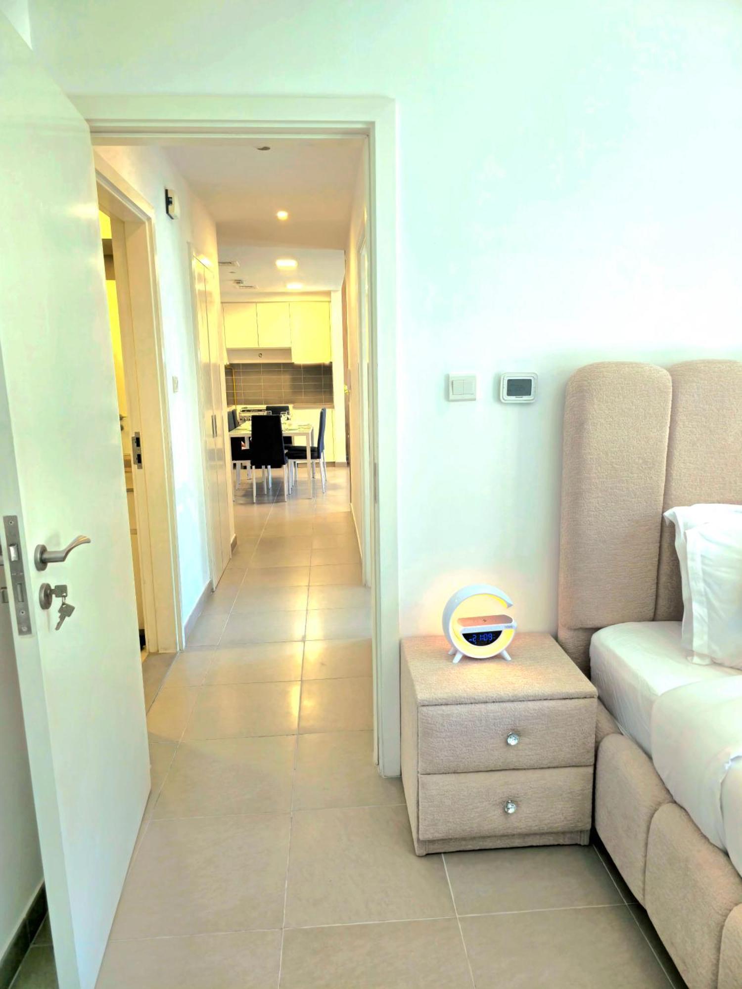 Bareez Bliss Retreat Elegant 2br With Balcony, Pool & Park View