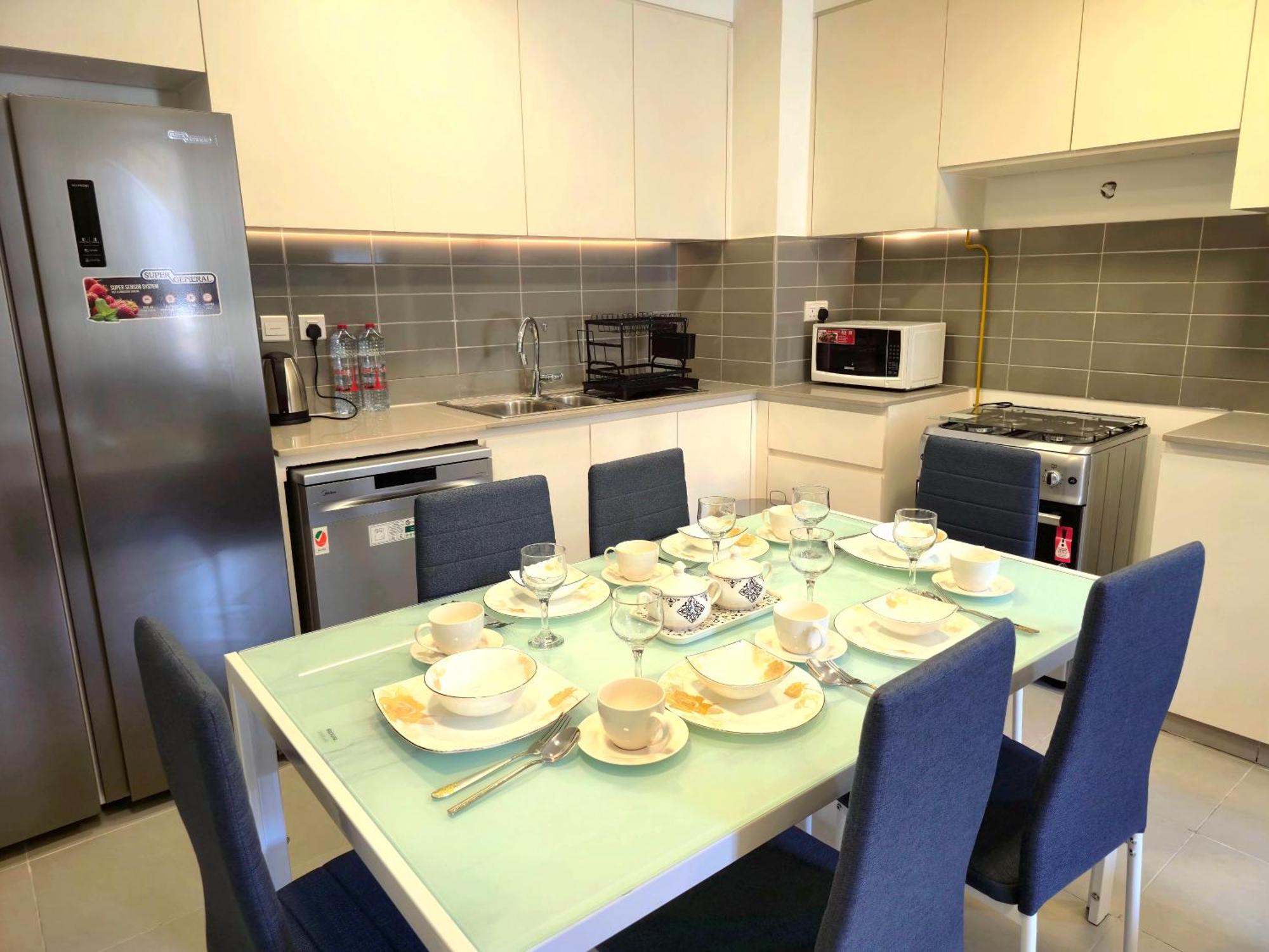 Apartemen Bareez Bliss Retreat Elegant 2br With Balcony, Pool & Park View Dubai