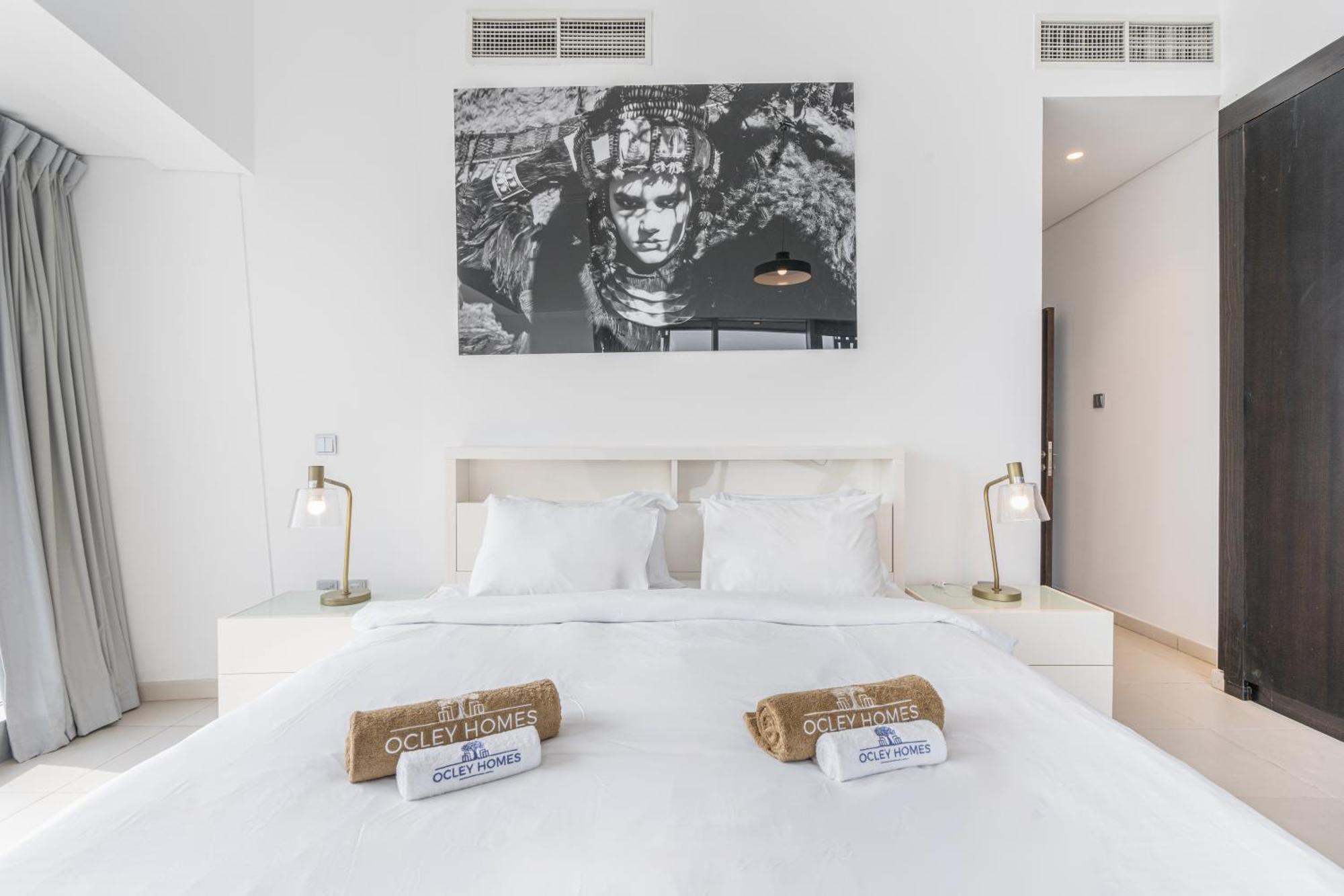 Apartment Bright & Elegant On The 44th At Cayan Tower Dubai