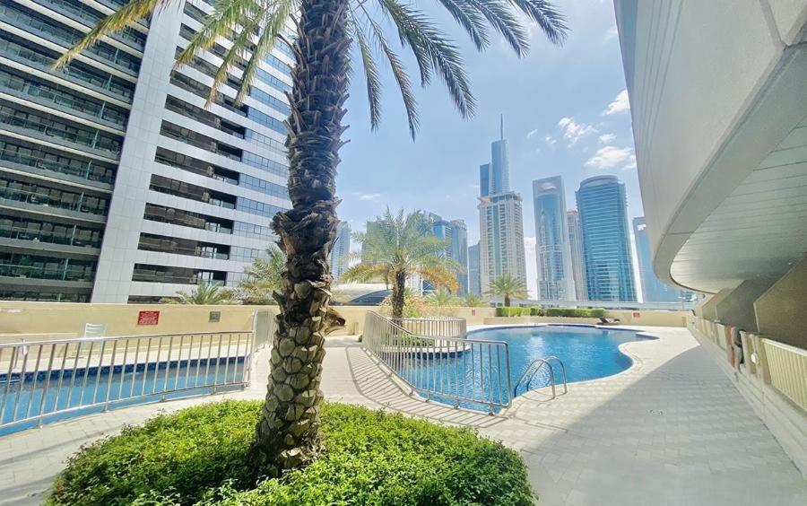 Luxury 1 Bedroom On Marina Walk, Sleeps 5, 1 Min To Metro Dubai