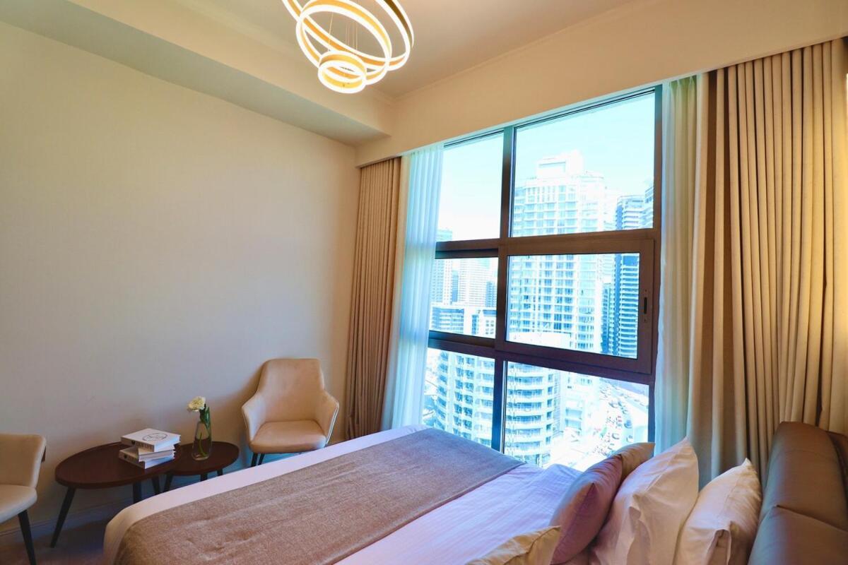 Waterfront 2br Haven - Marina & Sea Views! Apartment