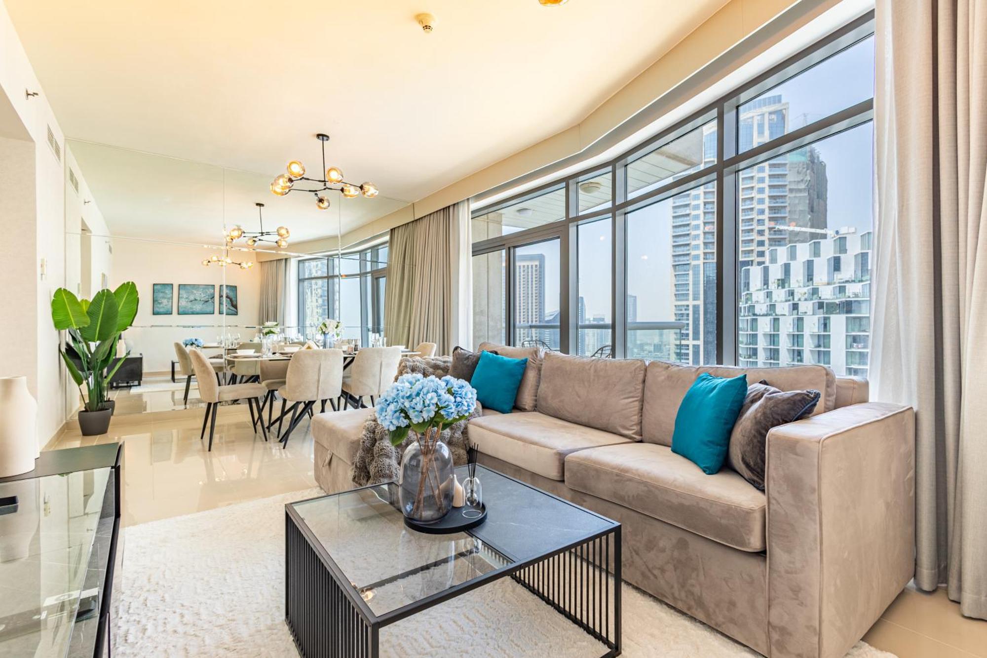 Luxury - Private Jacuzzi - Infinity Pool - Marina & Sea Views - High Floor - Upgraded - Designer - Squash