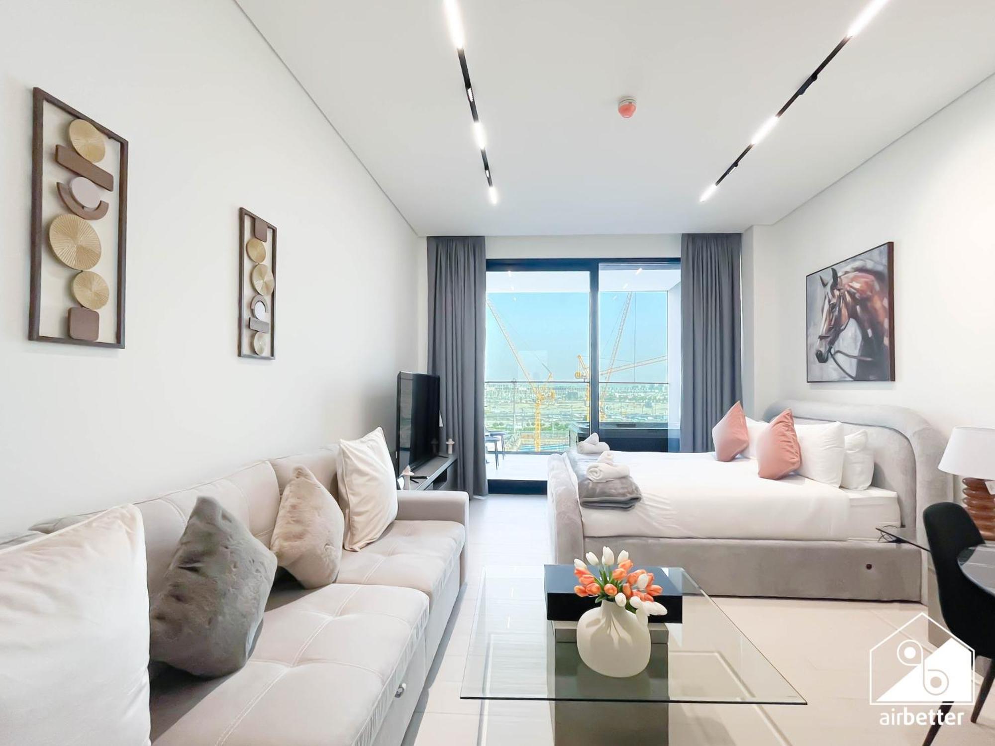 Canal View Luxury L Pool Access & Hot Tub Dubai