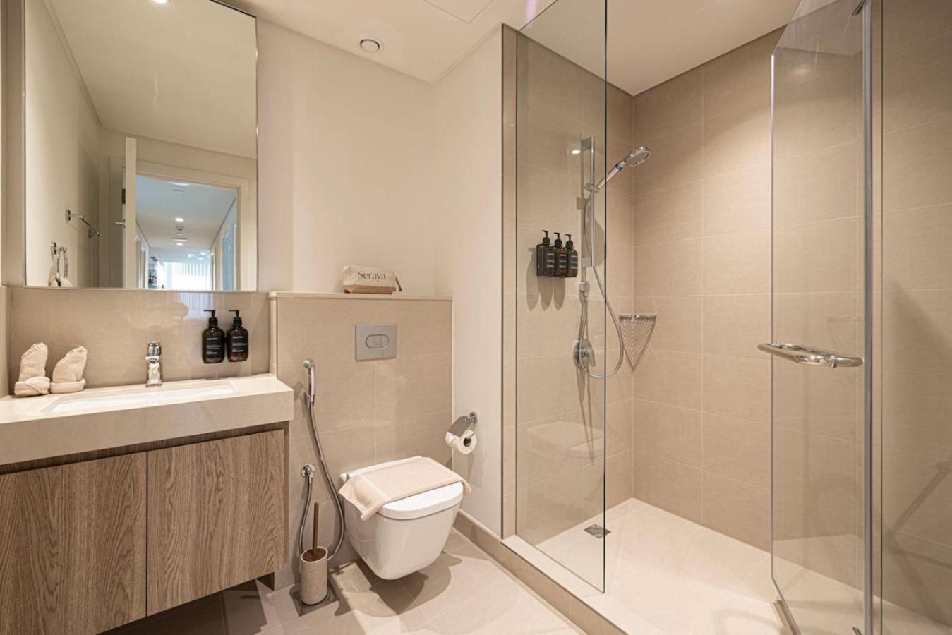 Seraya Residence 5 - 4Bdr - Burj Views - Private Jacuzzi Apartment