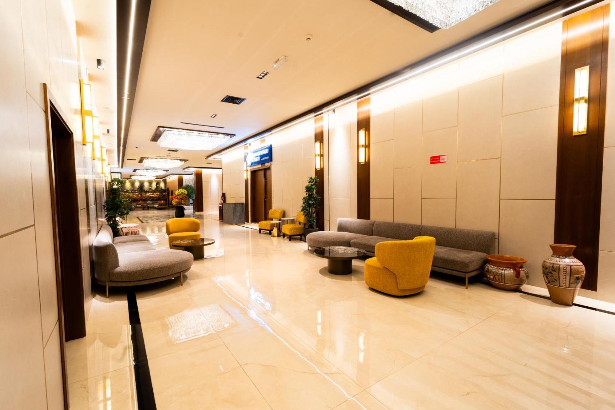 Hotel Grand Astoria 3*
