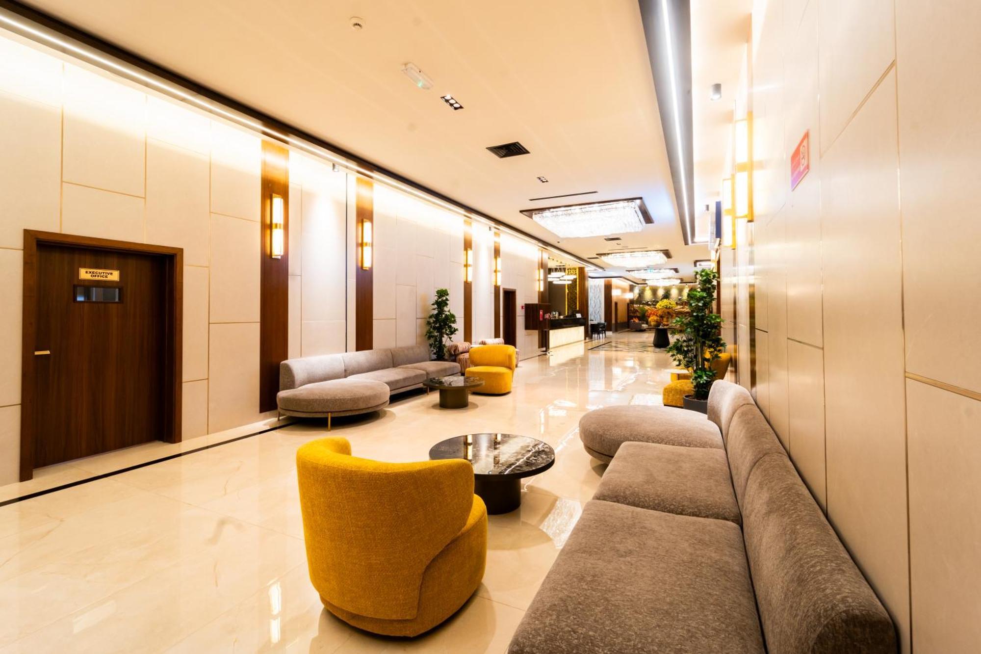Grand Astoria