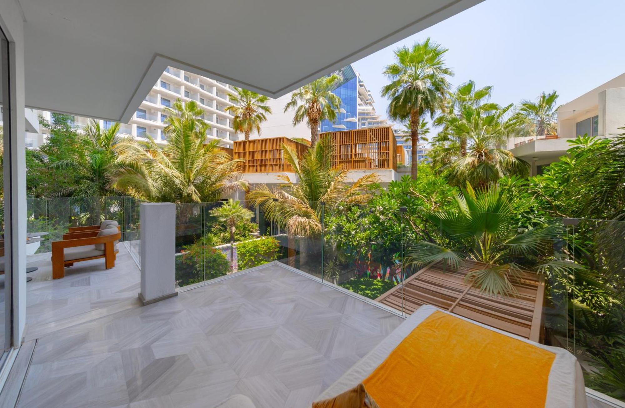 Apartment Eden's Homes & - Five Palm Residences