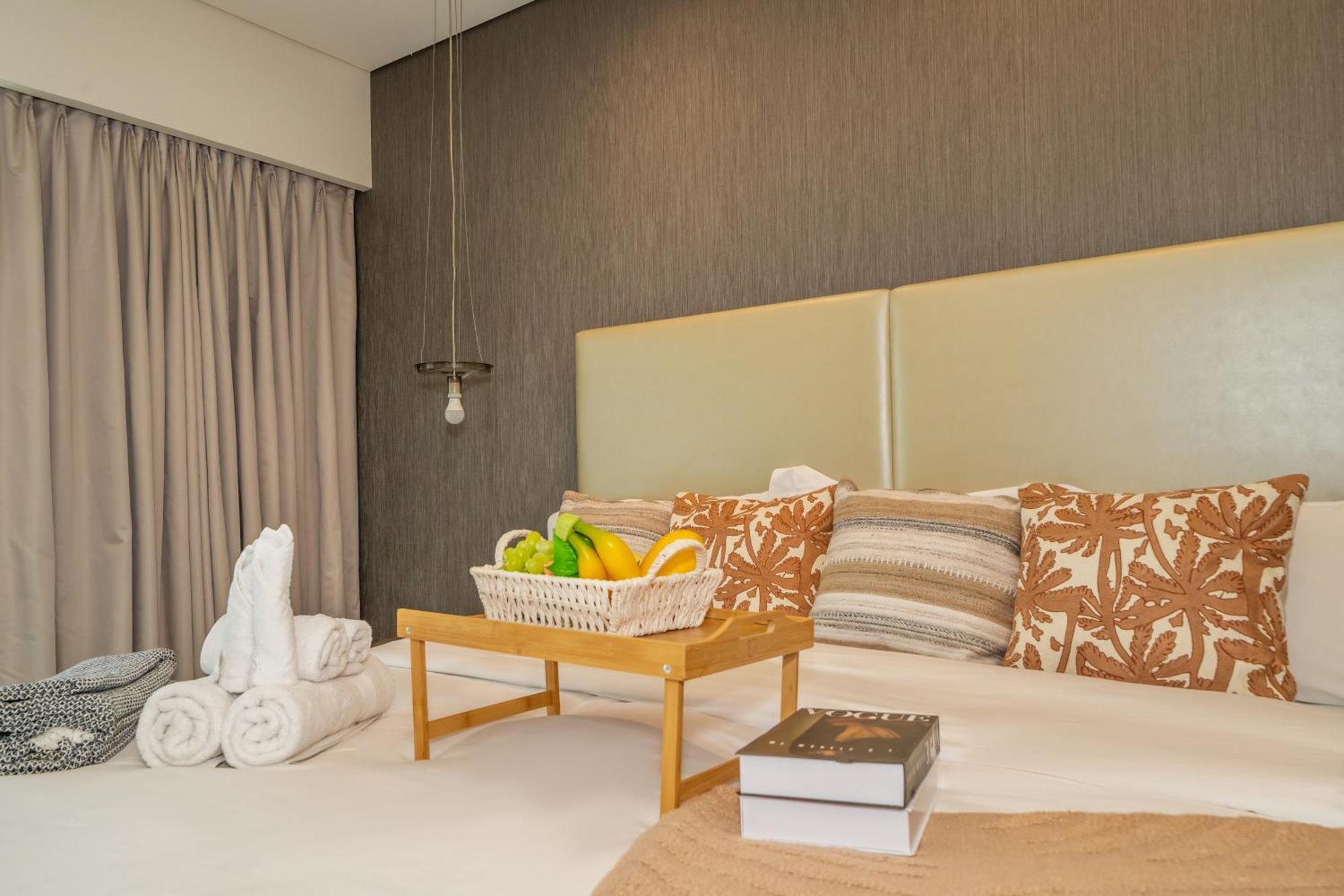 Apartment Luxurious 1br W & Pool, Sauna & Gym Near Burjkhalifa *