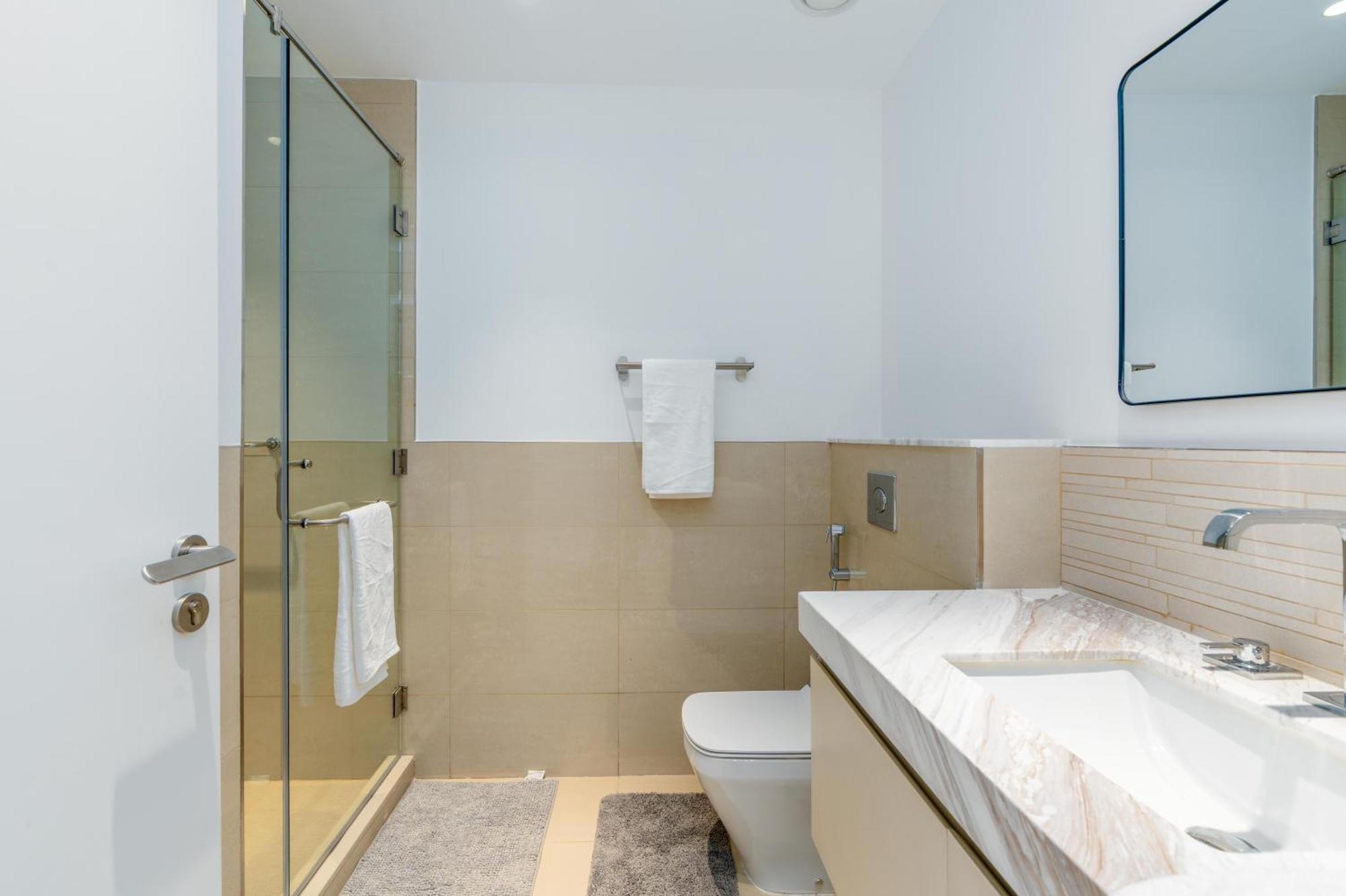Modern Three Bedroom Private Study Apartment Dubai