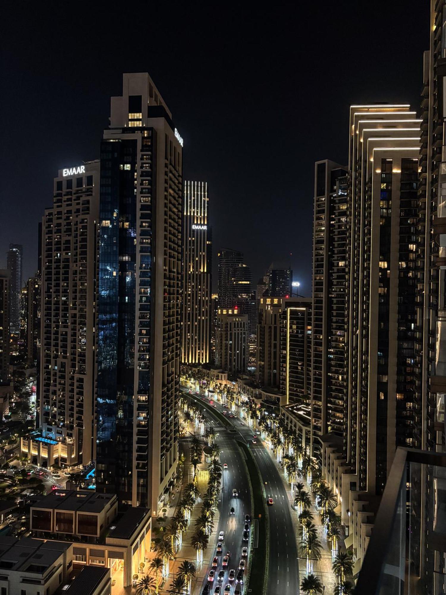 Downtown Luxe, Steps To Burj Khalifa 4bdr Apartment Dubai