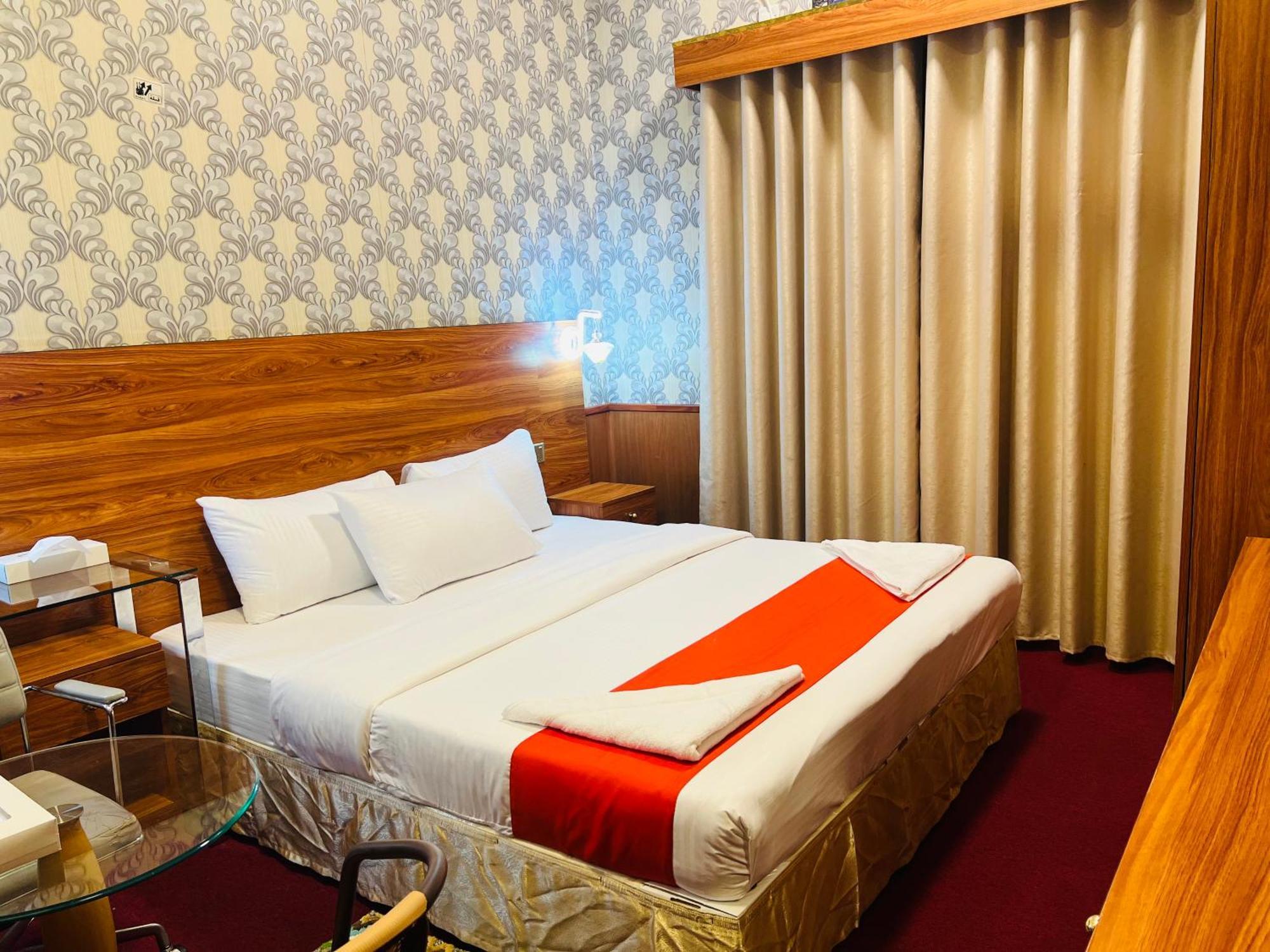 Hotel Parasol