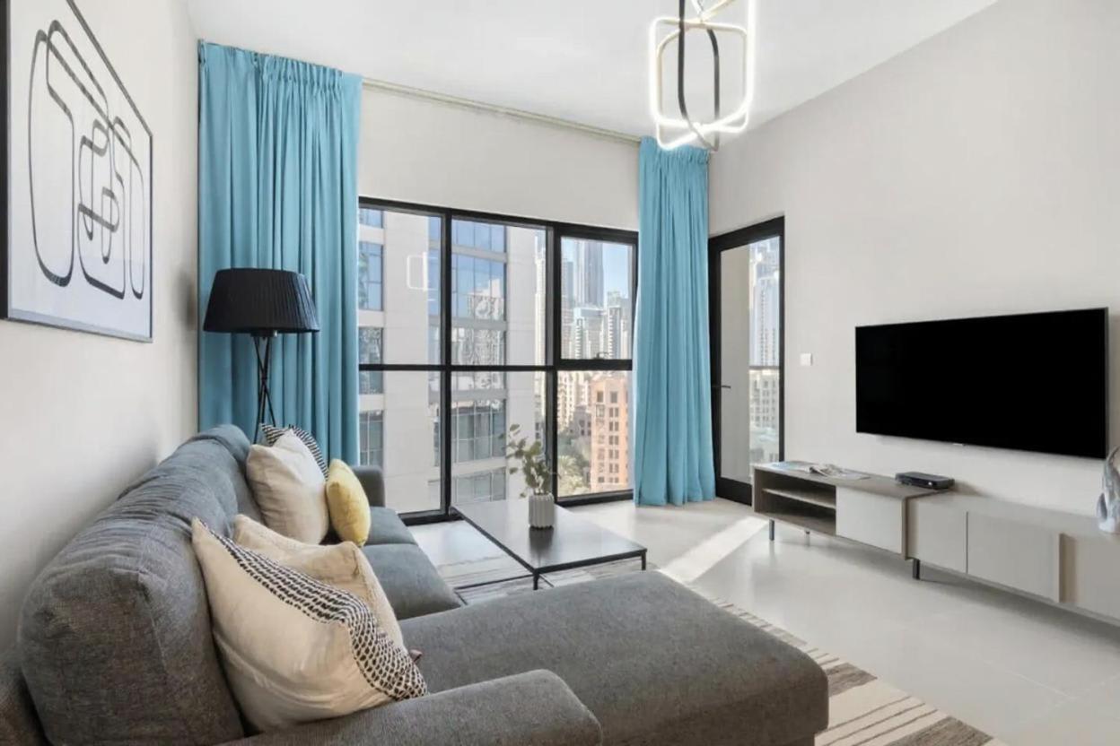 Silkhaus Design 1bdr With Burj Khalifa View In New Tower Apartemen