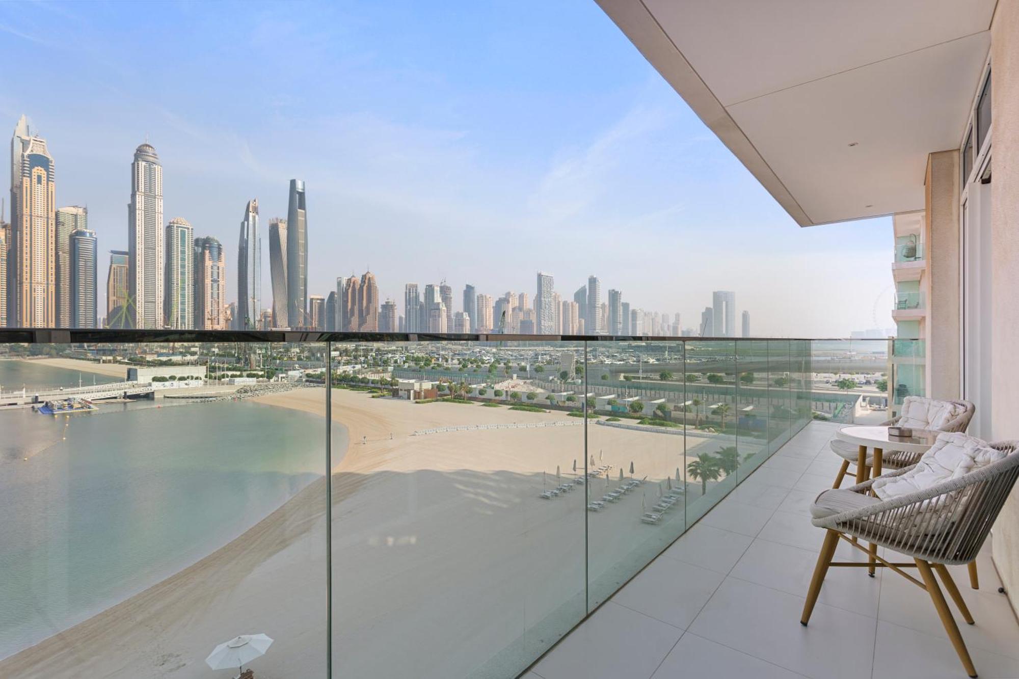 Luxury House With Mesmerizing Skyline View *