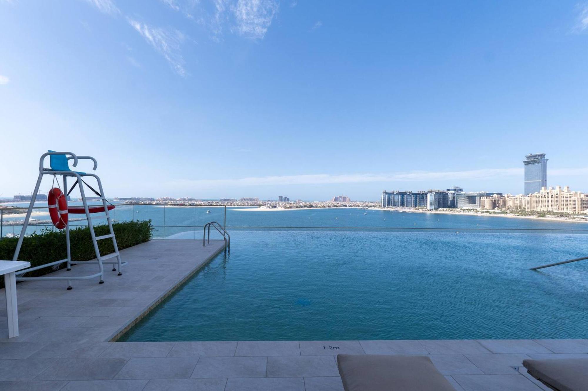 2b Designed By Eliesaab With Private Sea View *