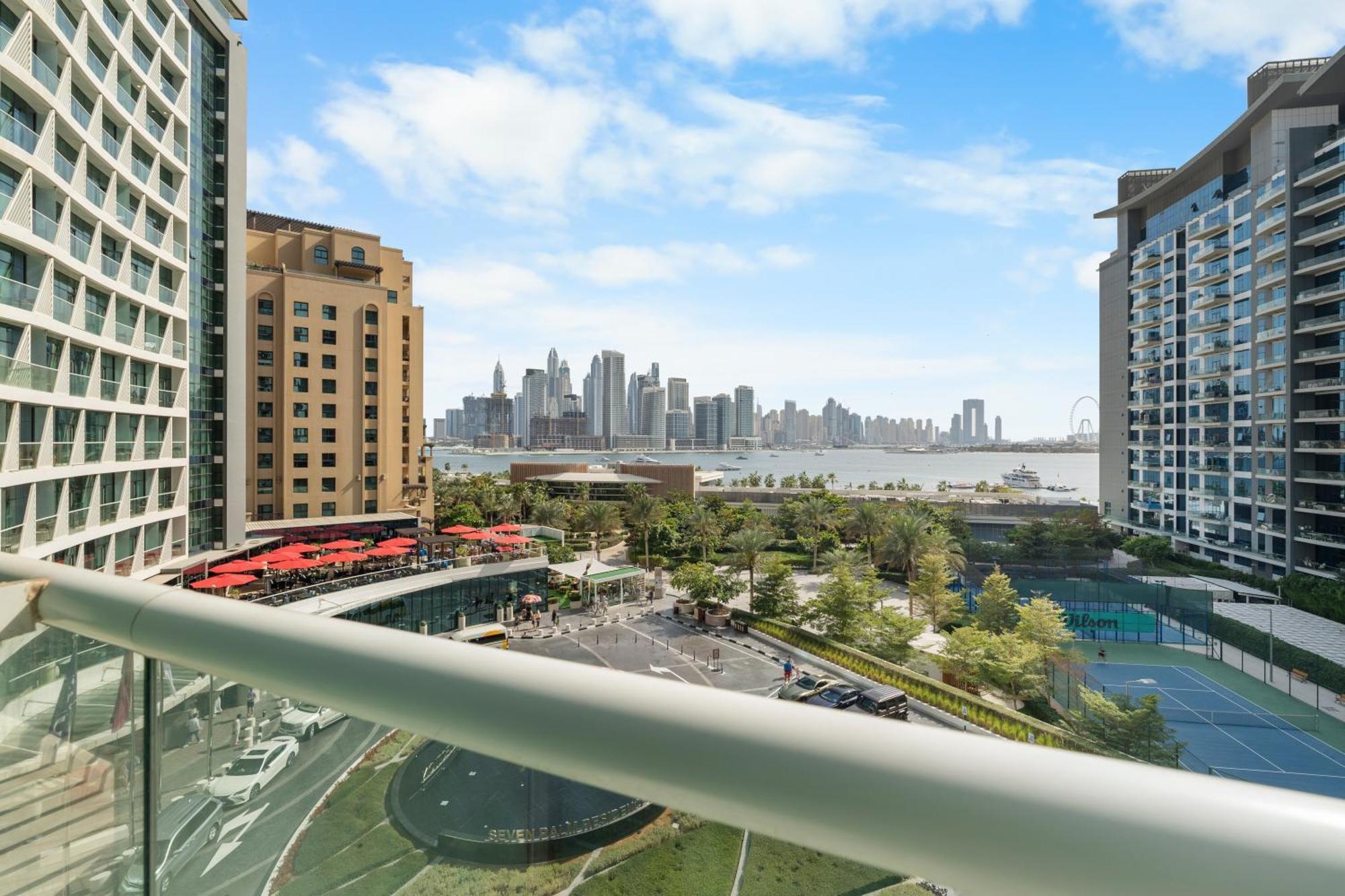 Luxury - Sea View, Access & Infinity Pool - Seven Palm Residences *
