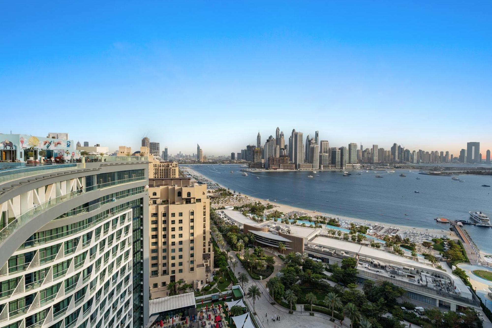 Apartment Luxury - Sea View, Access & Infinity Pool - Seven Palm Residences Dubai