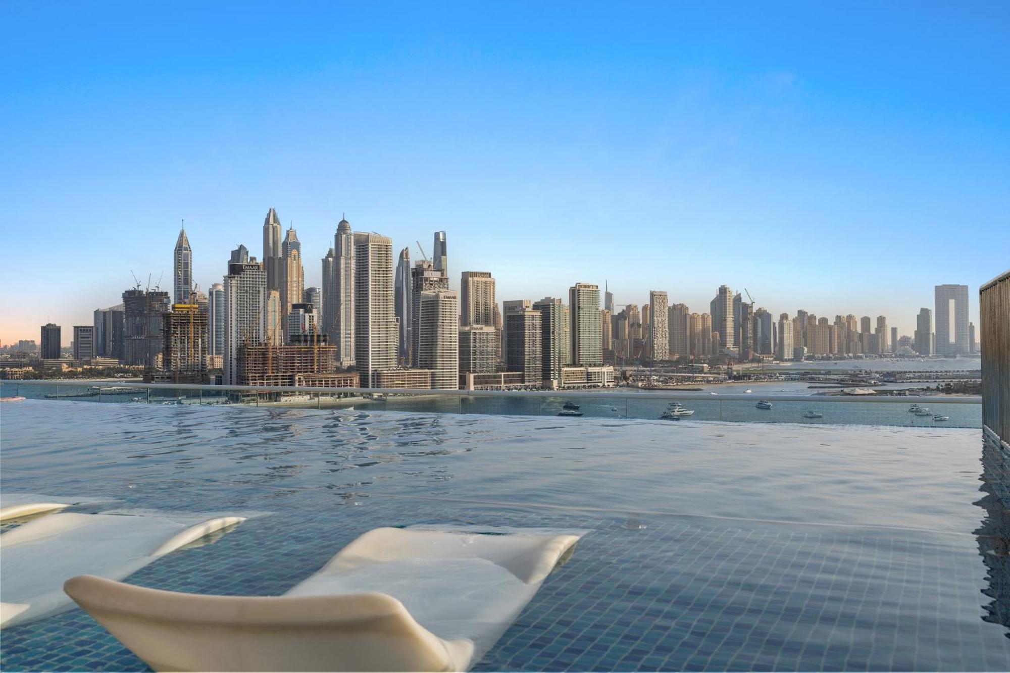 Luxury - Sea View, Access & Infinity Pool - Seven Palm Residences Apartment *