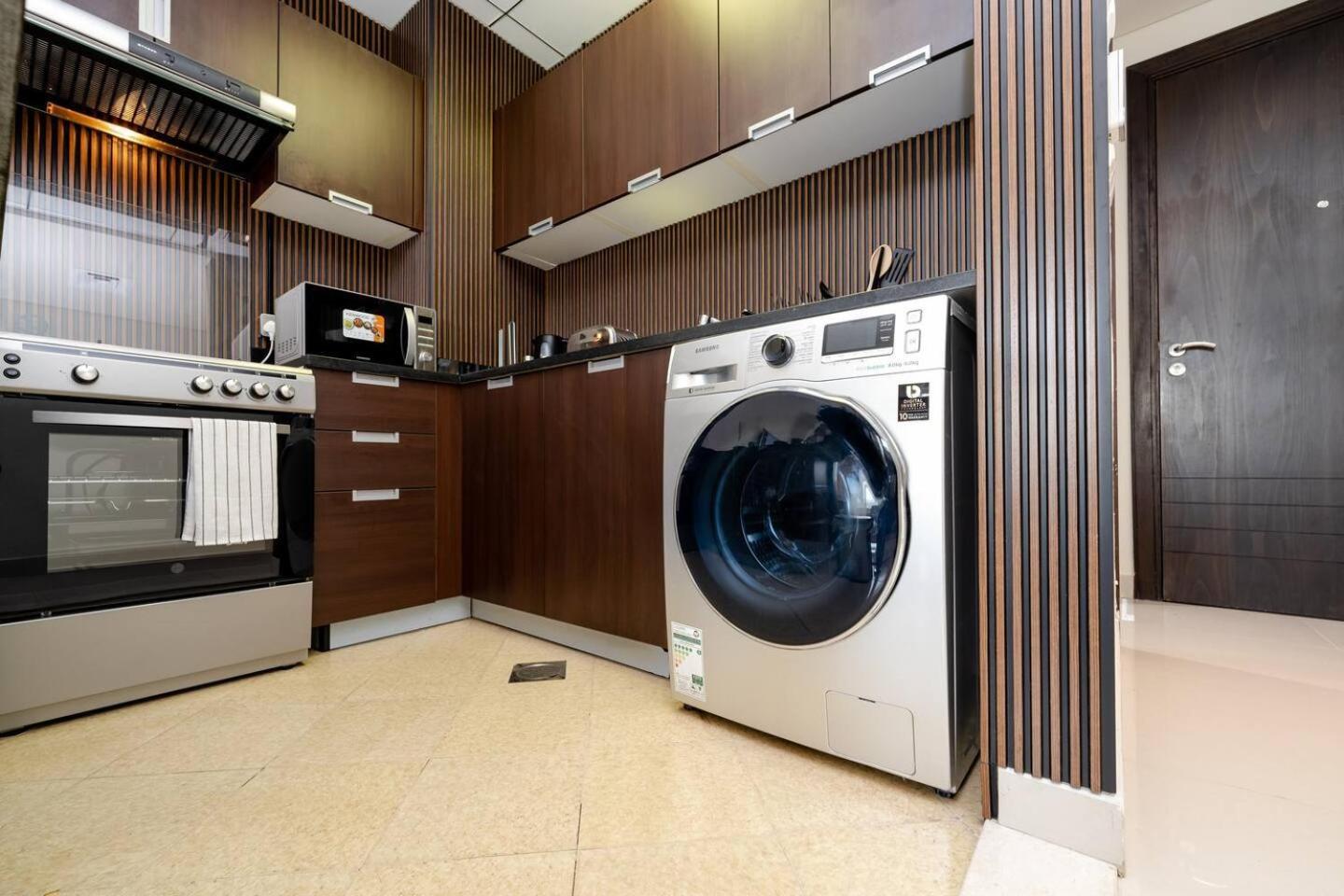 Special August Rates - Elegant - Golf Views Apartment Dubai