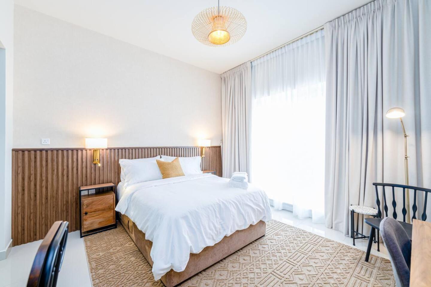 Special August Rates - Elegant - Golf Views Apartment Dubai
