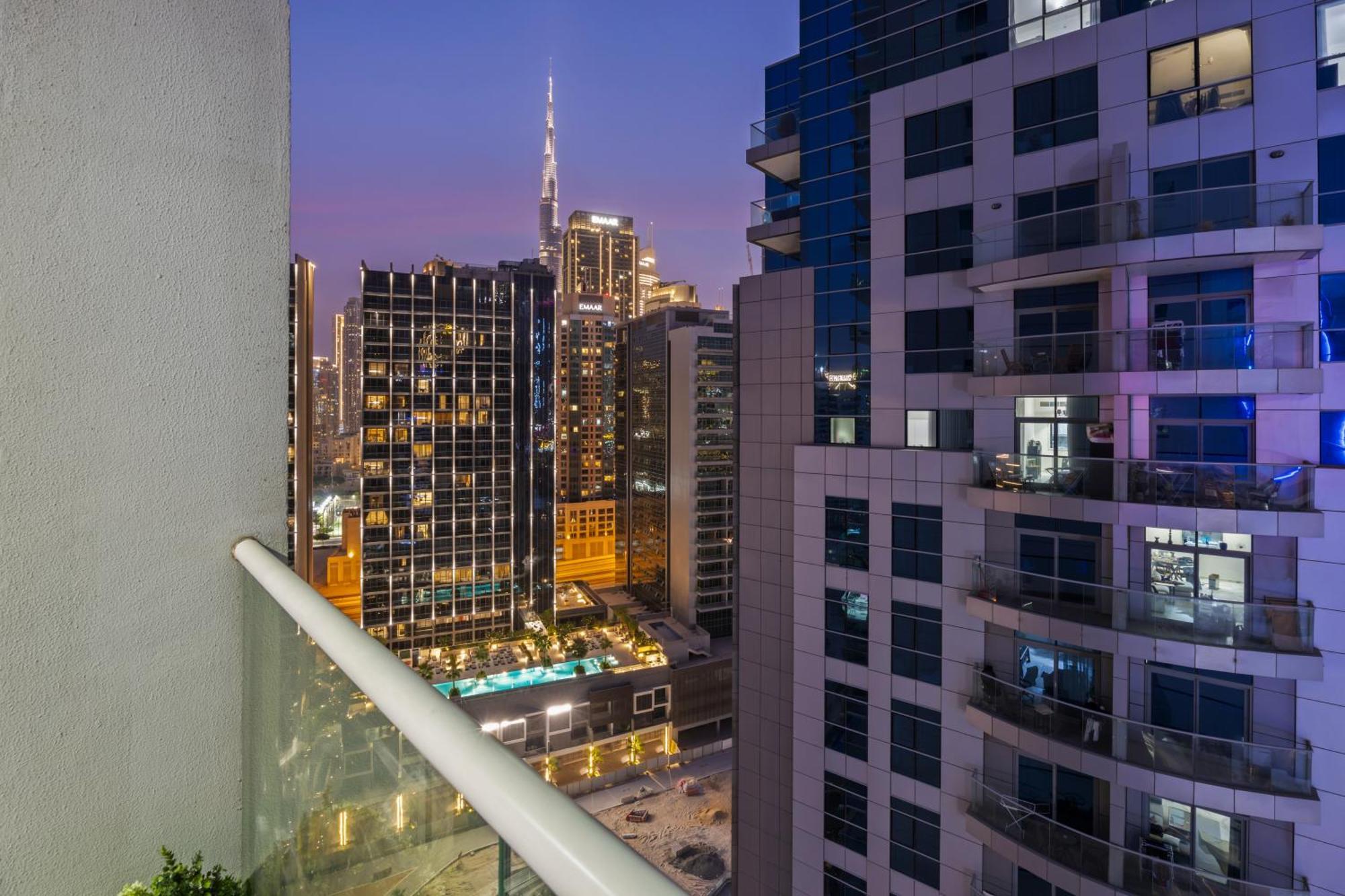 Burj Khalifa And Canal Views - Luxury For Rent In Business Bay Dubái