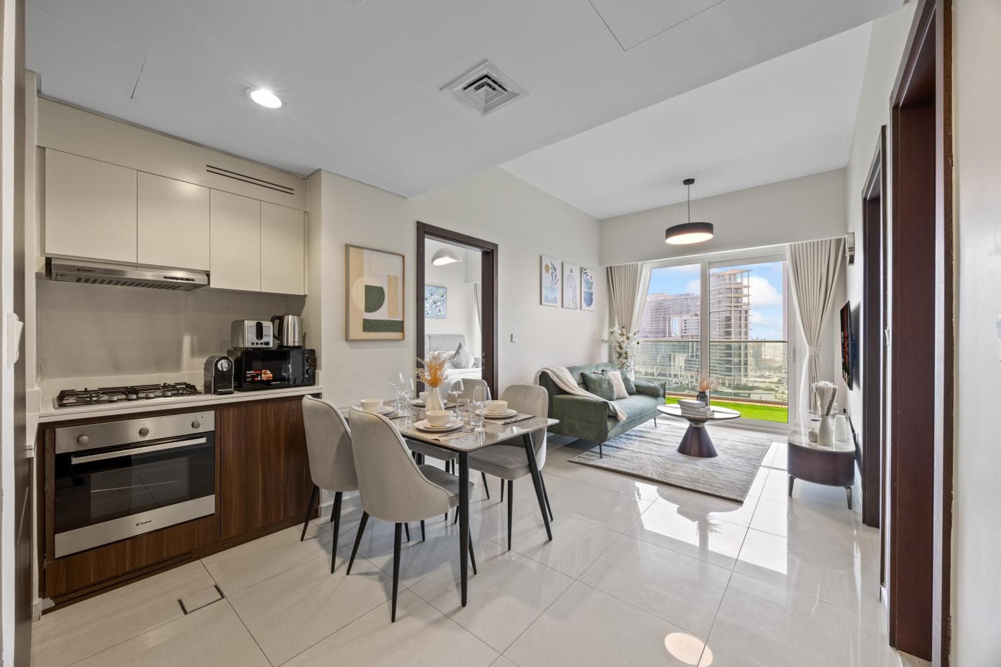 Burj Khalifa And Canal Views - Luxury For Rent In Business Bay