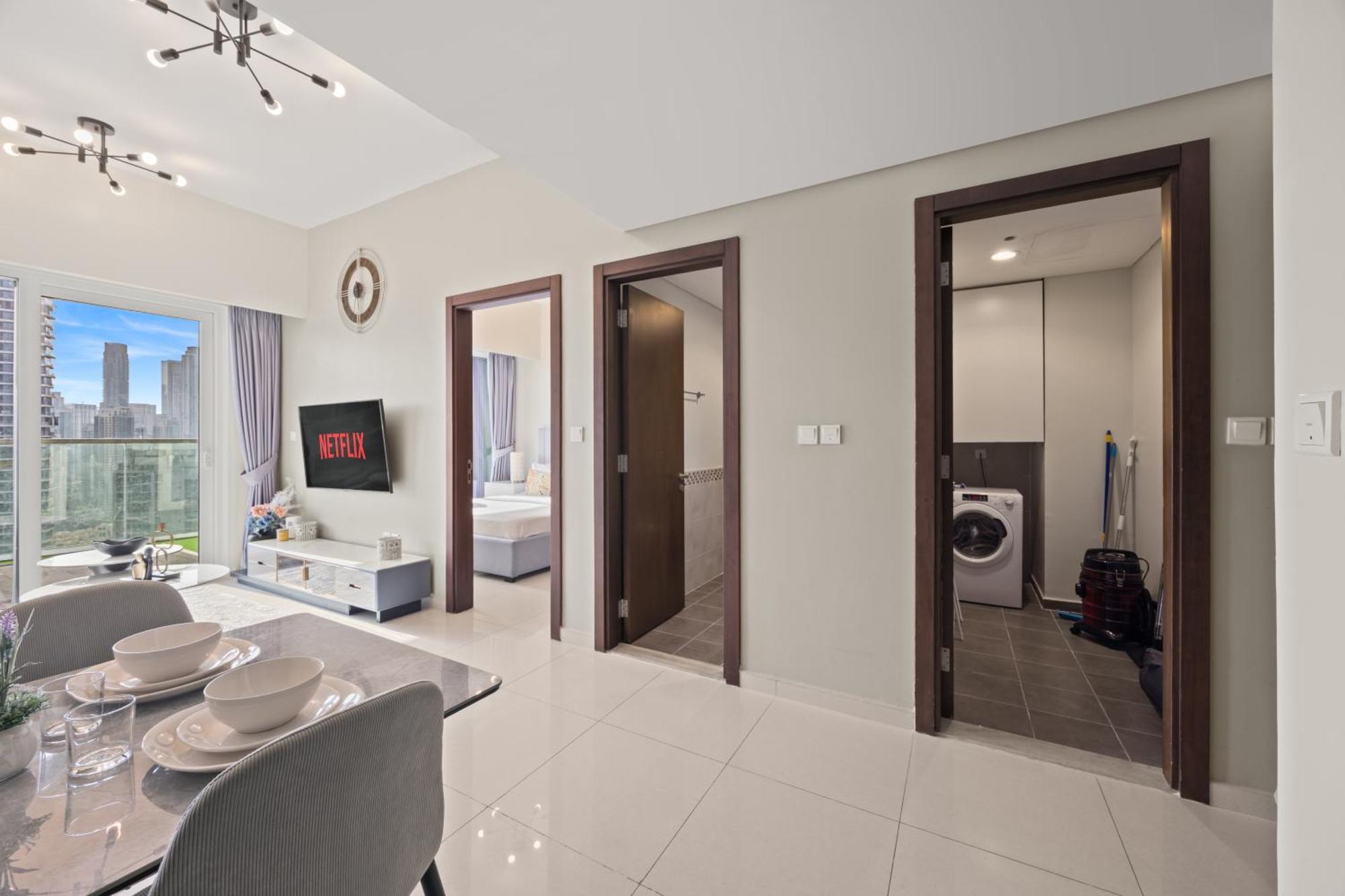 Burj Khalifa And Canal Views - Luxury For Rent In Business Bay Apartamento Dubái