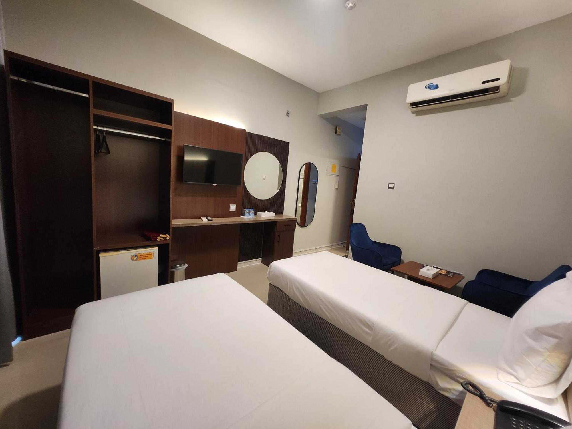 Melody Queen Hotel