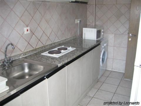Al Deyafa Aparthotel Dubai